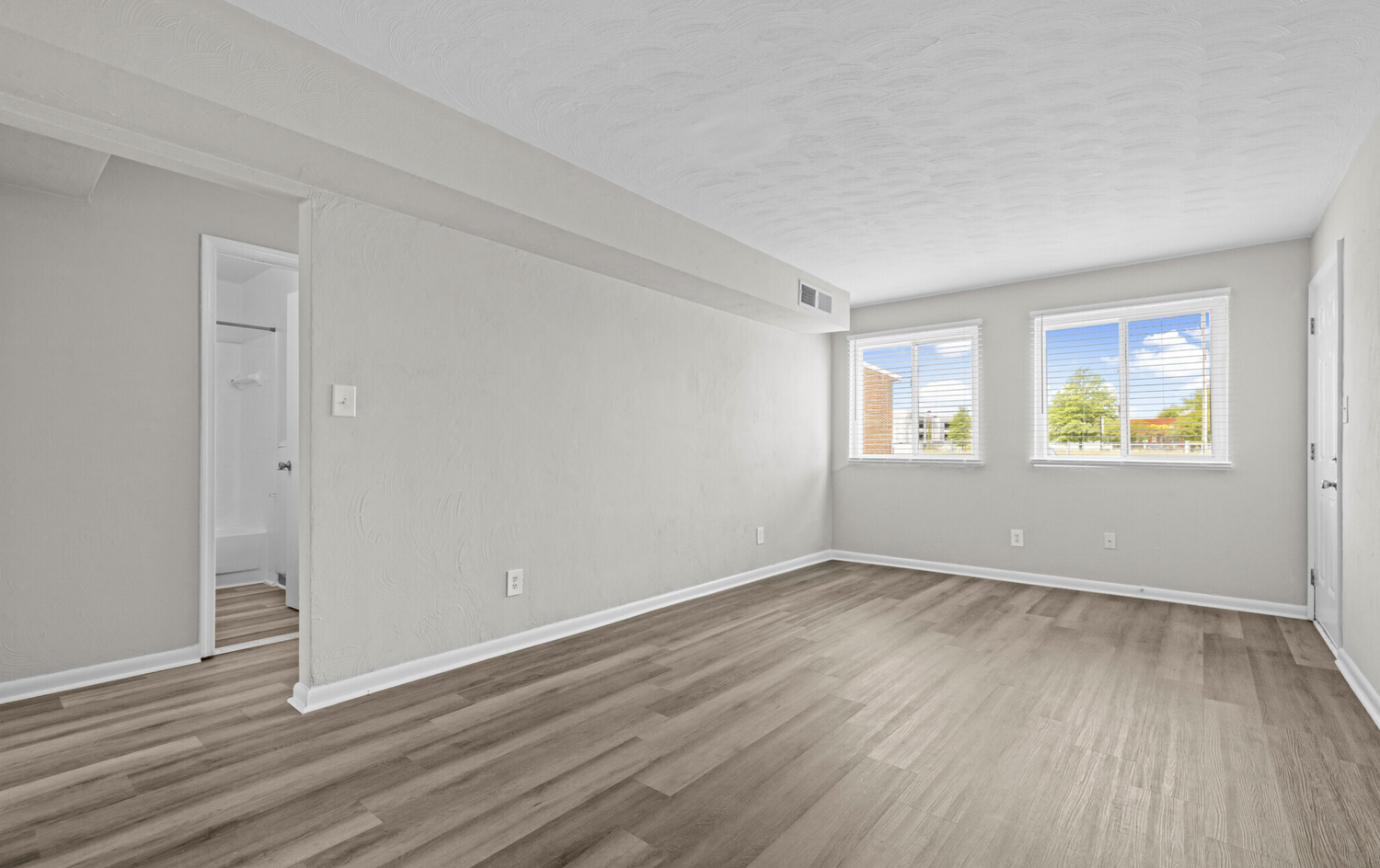 Peninsula Pointe Apartments