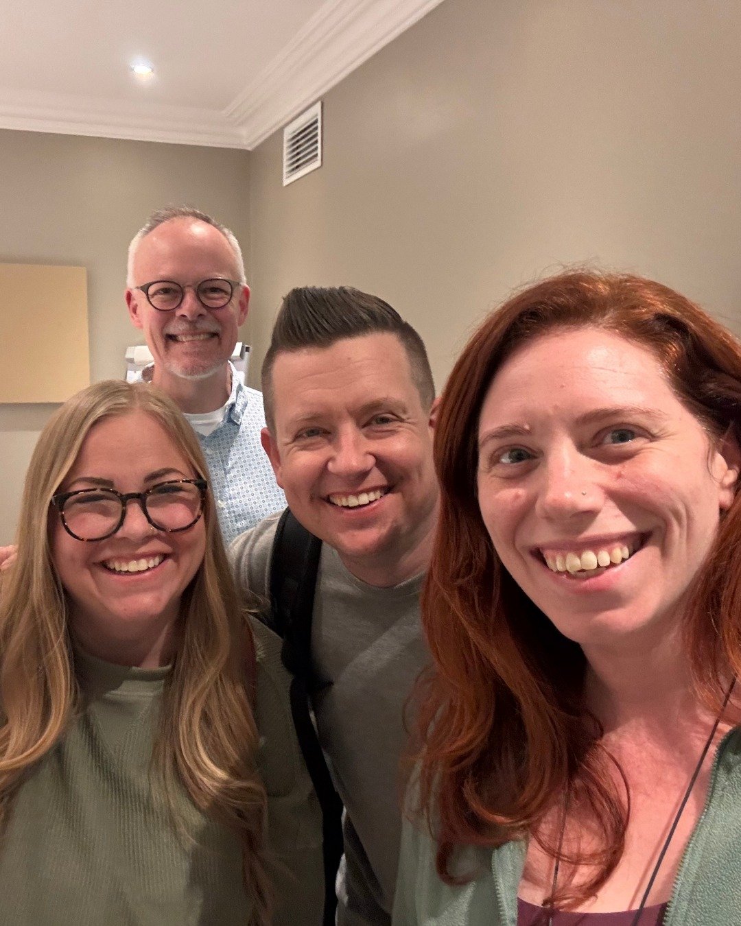 One year ago today, I was standing in my kitchen surrounded by 5 trash bags of expired food, convinced my business was over. 🫠

This week, I'm in Dublin with my business mentor @harrisiii, @katemharris and the rest of our @istoriacollective Poetics 