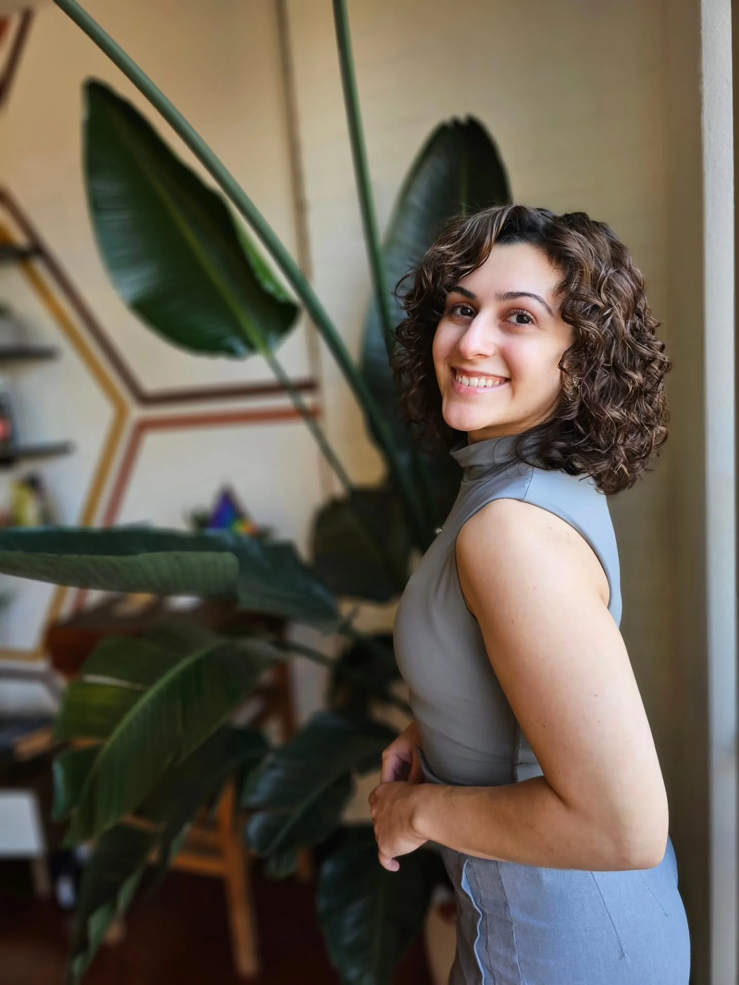 ✨ Meet our amazing new salon assistant, Dani✨
She is working alongside Alyssa as she grows behind the chair, and you&rsquo;ll also catch her taking her own clients one day a week (upping to 2&ndash;3 days a week starting in October 🙌).

To help shar