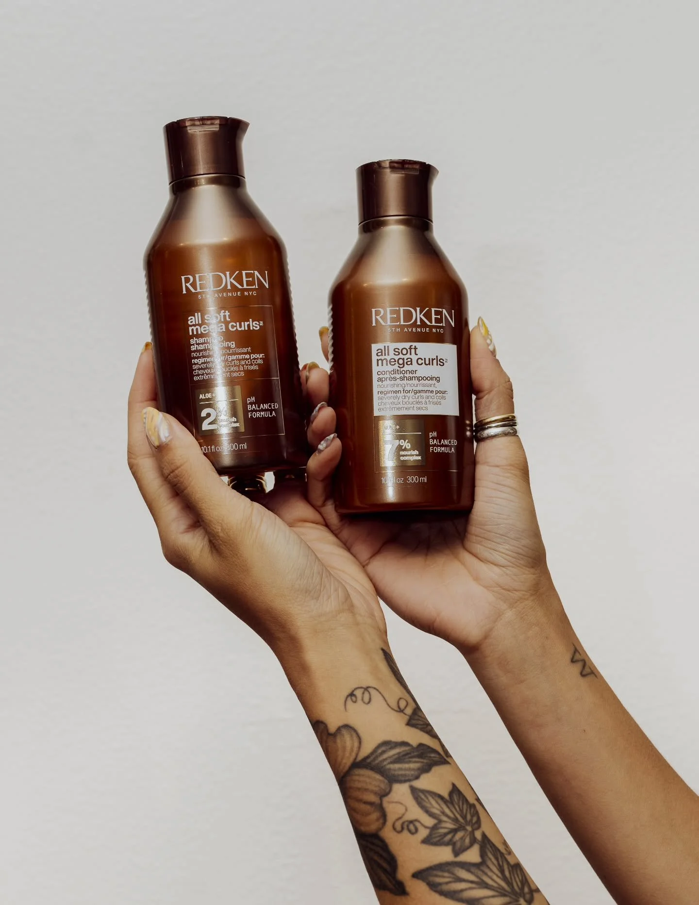 Winter dryness, meet your match ❄️
This Redken All Soft Mega Curls duo is a salon favorite for keeping all textures nourished, soft, and hydrated through the cold, dry months. Whether you&rsquo;re wavy, curly, or coily, this pair brings back the mois
