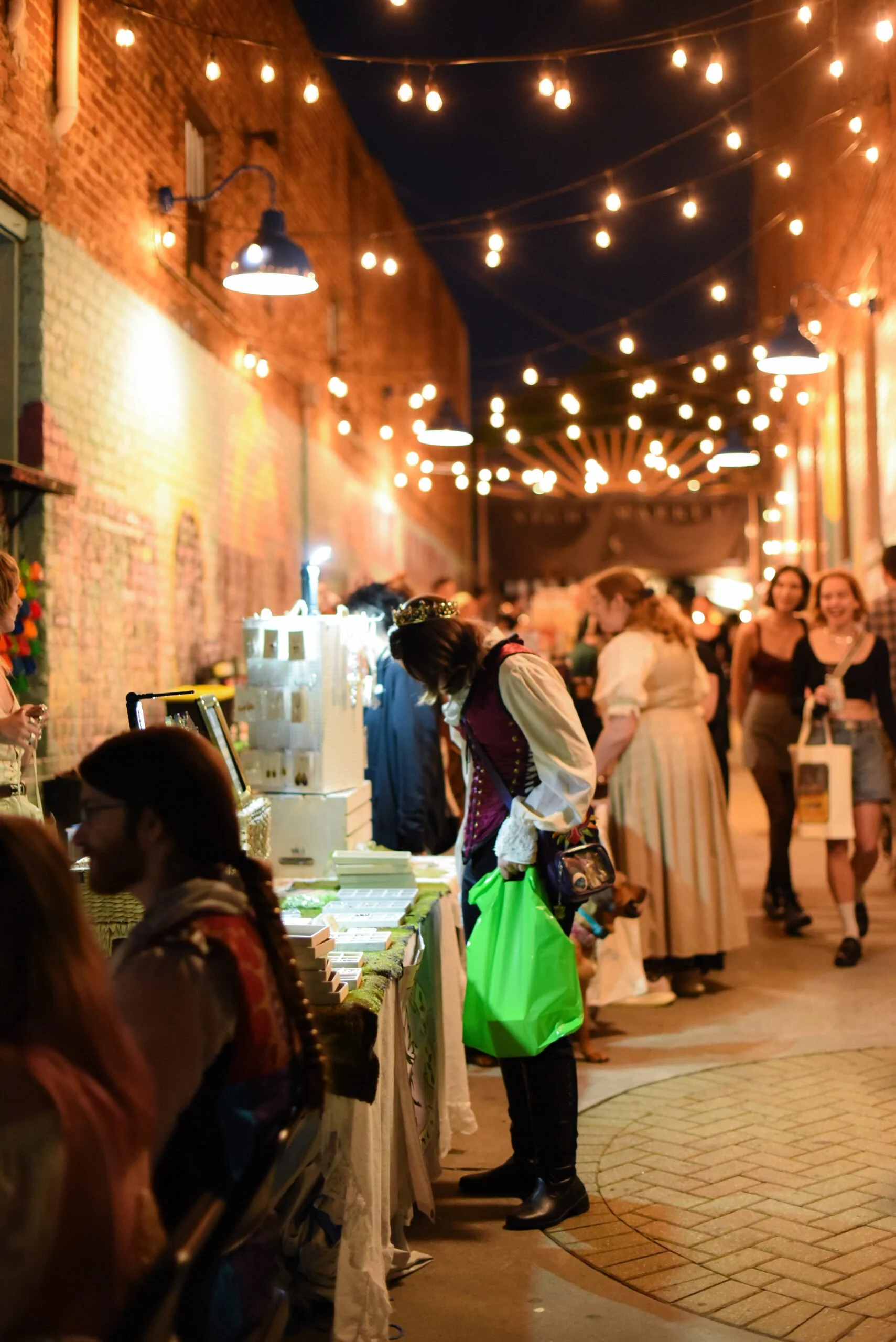 Verre Noir Night Market 