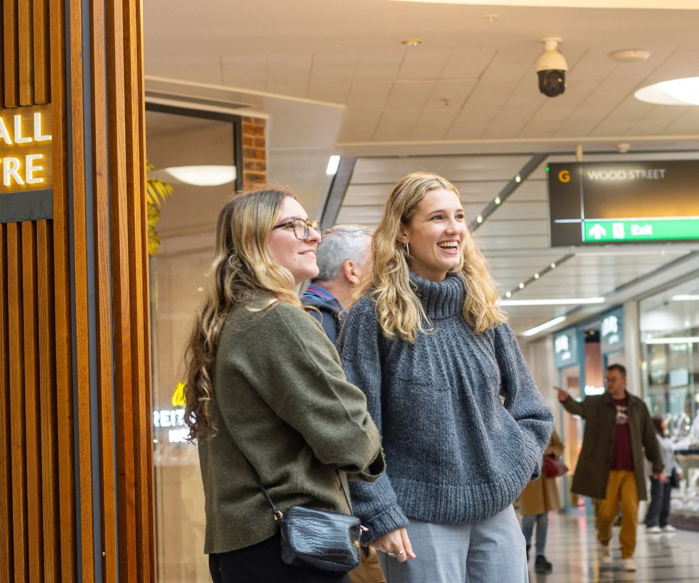 Happiness looks better when it&rsquo;s shared. 😃 
.
.
.
#eventphotography #corporatephotography #londonevents #corporateevents #networking