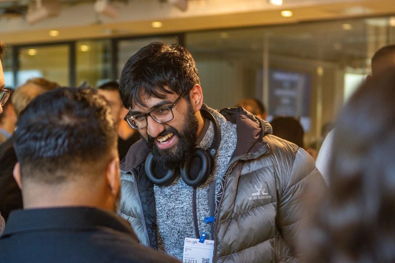 Just people having good chats #networkinggoals 
.
.
.
#londonevents #conference #corporatephotography #eventphotography
