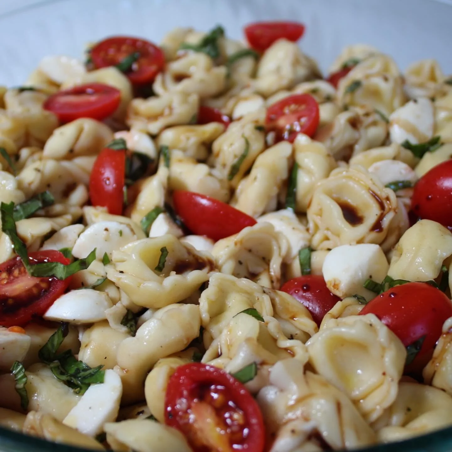 Bringing the pasta salad this weekend? 🥗🧑🏻&zwj;🍳Throw together an explosively flavorful tortellini salad with these simple steps 🎆➡️

You can find our fresh tortellini and other ingredients at these local markets 📍

@tandcmarkets 
@pccmarkets 
