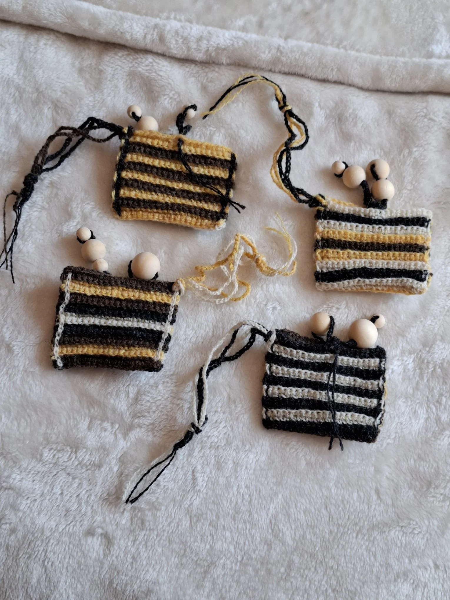 Ridges crochet stripe pouch