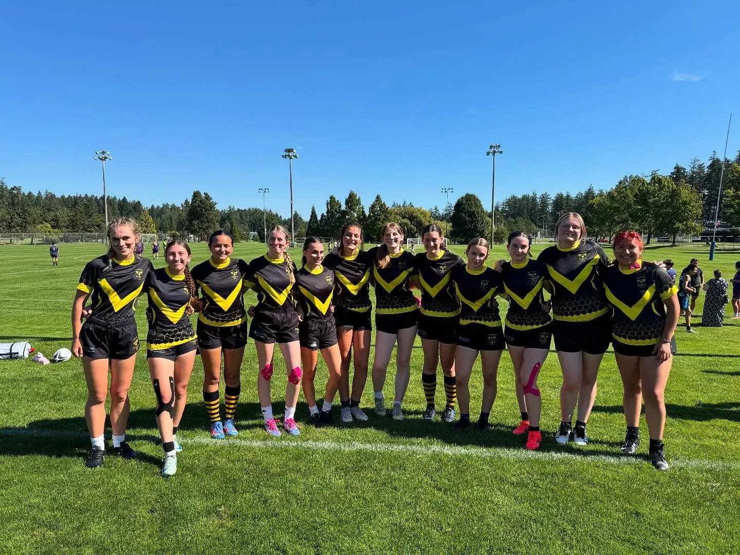 Our junior girls kicked off their season with an impressive showing at the @westshorerfc 7&rsquo;s today! They also debuted our new &ldquo;hornets 7&rsquo;s&rdquo; jerseys! 🐝🐝
