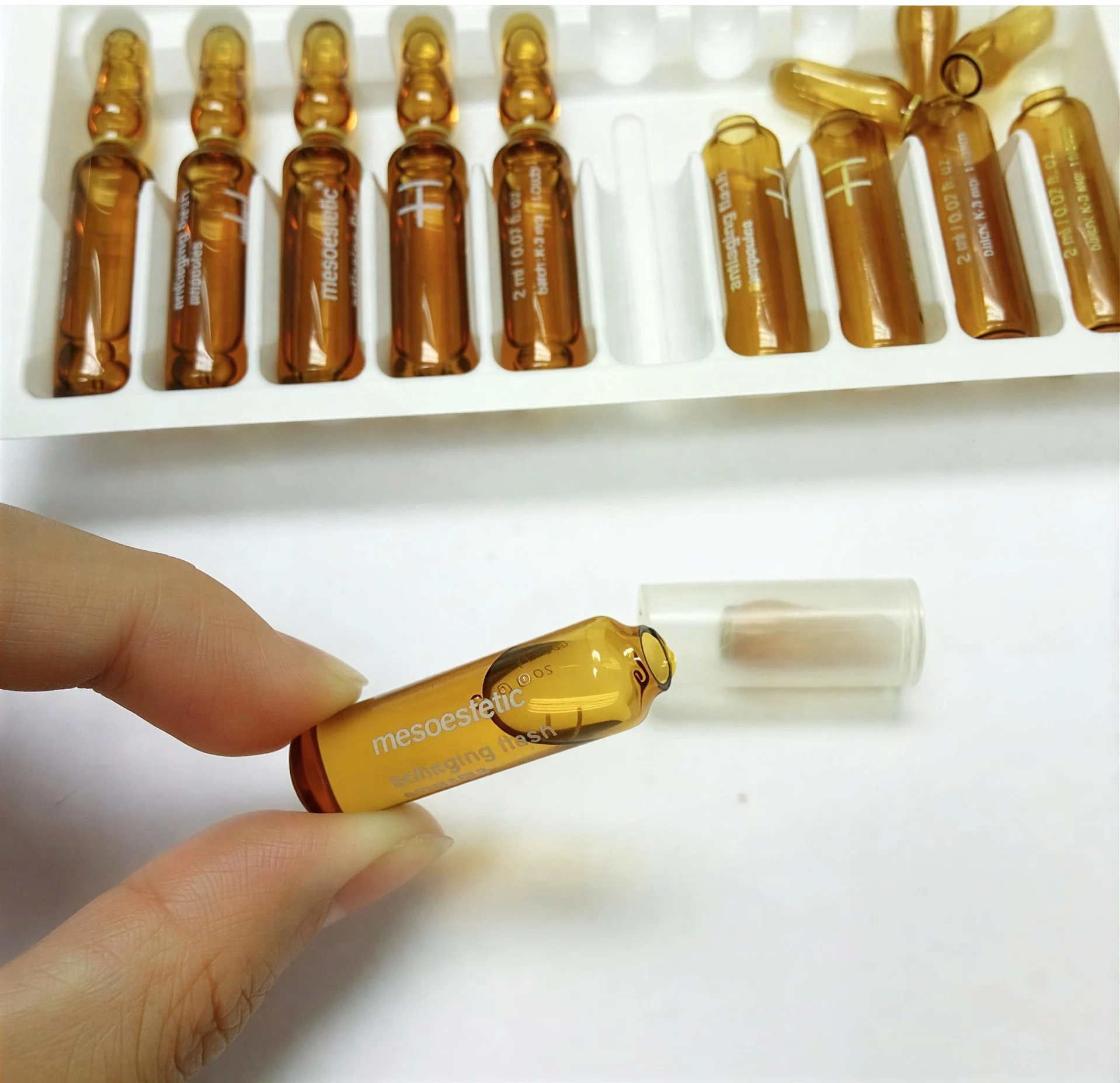 CRACKING A MESO AMPOULE (2).jpg