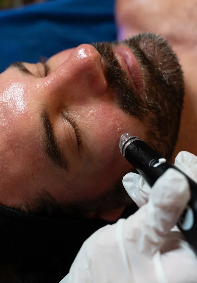 68bf50c508e9c2545bb78051_Hydrafacial Inset 1.webp