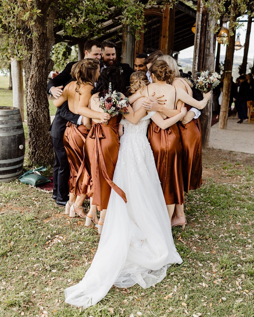 Bridal party goals with Anni and Deep! ⁣
#kirstencunninghamphotography #weddingorangensw #mudgeenswwedding #countryweddingnsw  #mudgeewedding #mudgeevineyardwedding #weddingphotographermudgeensw #orangenswweddingphotographer #centralwestwedding #phot