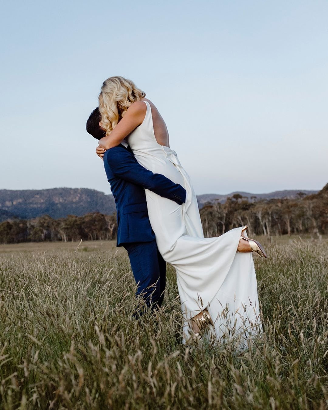 Here are a few flashback images of Katy and John's oh so sweet and down to earth wedding at @collitsinn 

You're welcome xxxx

@collitsinn @lateeloise_celebrant @uniquebridalcollectionssydney @dnaiellehamptonmua @memoryshoes @peterjacksonau @djdflat 