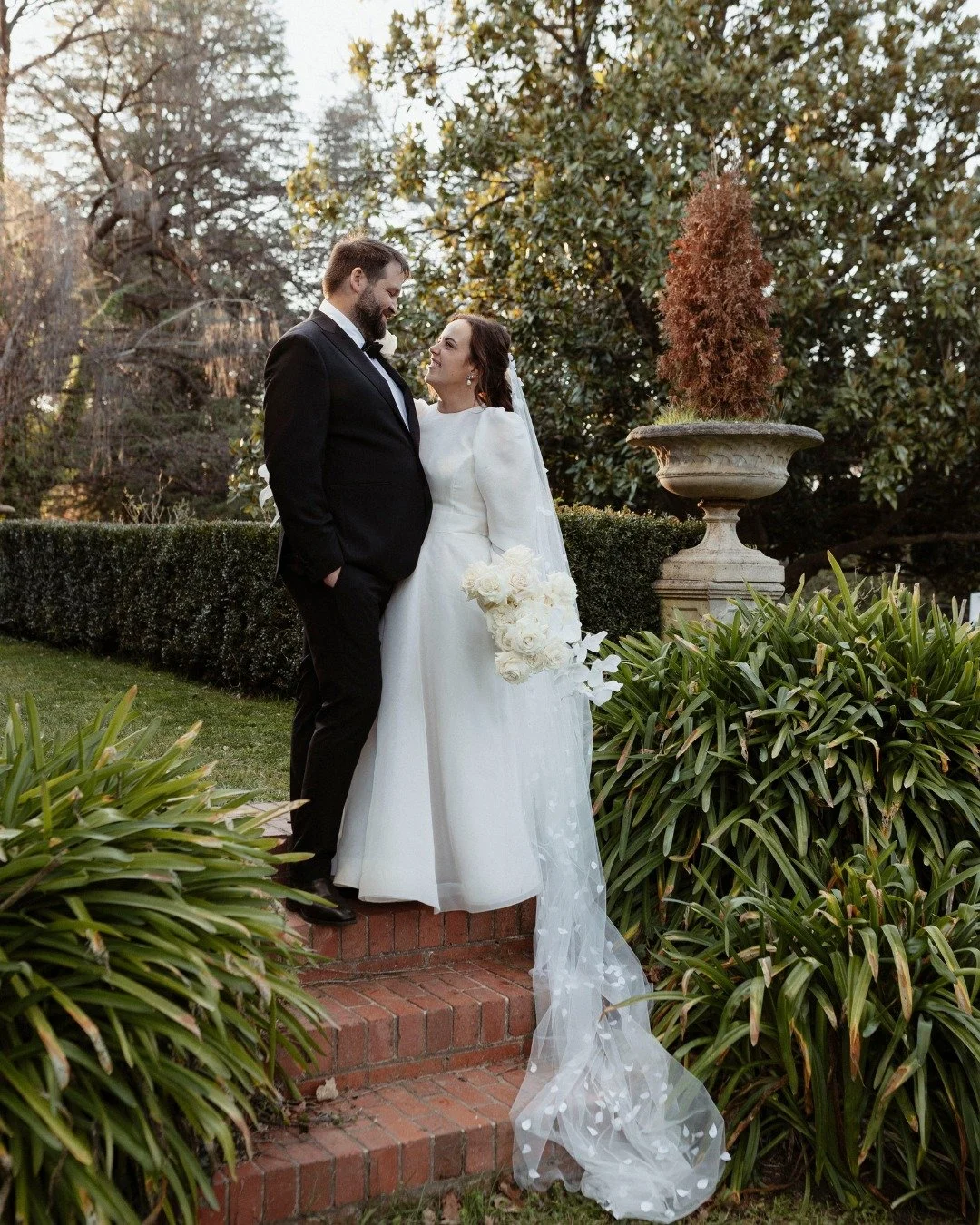Country kids with huge hearts and effortless style &mdash; Bec &amp; Josh&rsquo;s @mayfieldvineyard wedding had it all.
Cocktail hour on the deck as the sun dipped low, portraits near the old homestead, and a dancefloor that didn&rsquo;t stop.

Flora