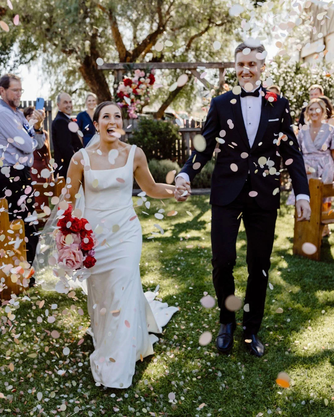 Still not over Cam &amp; Katrina&rsquo;s @burnbraewines wedding &mdash; what. a. day! 🥂🇮🇹 Gorgeous Italian touches everywhere: wood-fired pizza, flowing wine, share plates, and a packed dance floor that even Nonna &amp; Nonno couldn&rsquo;t resist