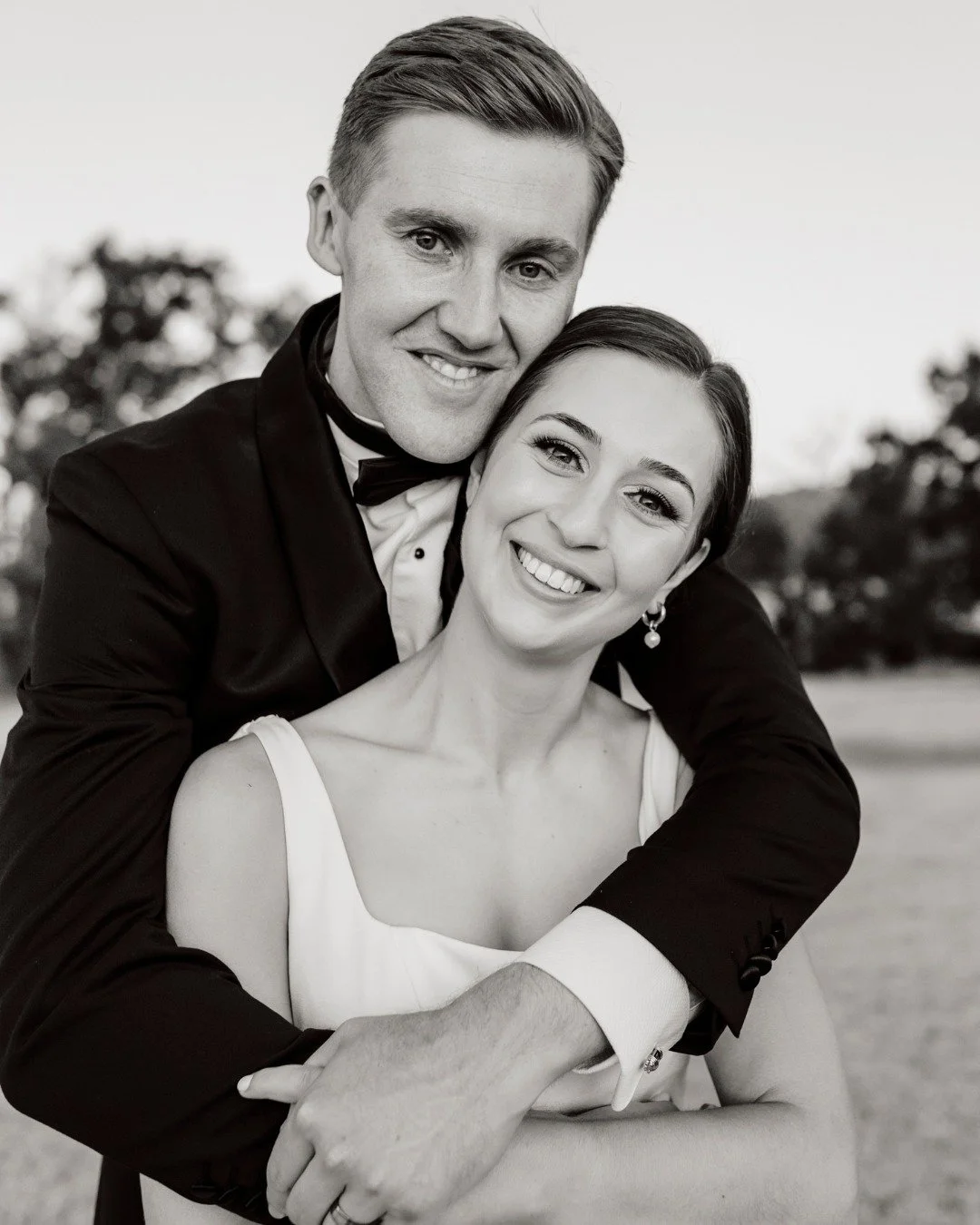 Still not over Cam &amp; Katrina&rsquo;s @burnbraewines wedding &mdash; what. a. day! 
⠀
Venue @burnbraewines
Florals &amp; Styling @mudgee.monkey
Celebrant @myffclarkecelebrant
Dress @lmh_couture
Hair @chevauxstudio
Makeup Ignite Beauty
Earrings @na