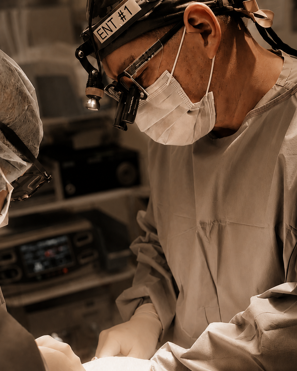 Dr. Szeto performing cosmetic surgery at Visage Skin Clinique Sudbury