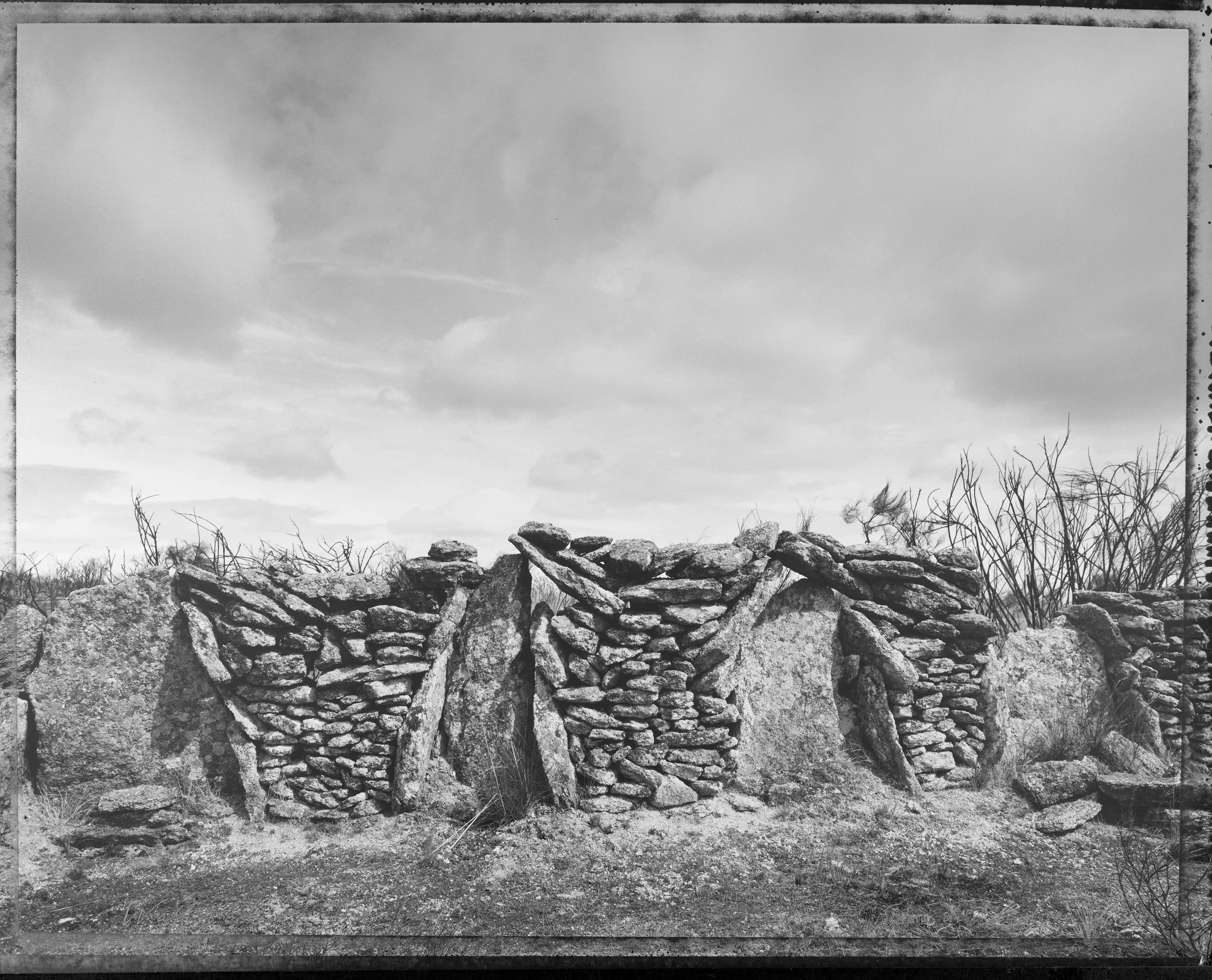Wall made of stone slabs Serra do Mogadouro 7/95