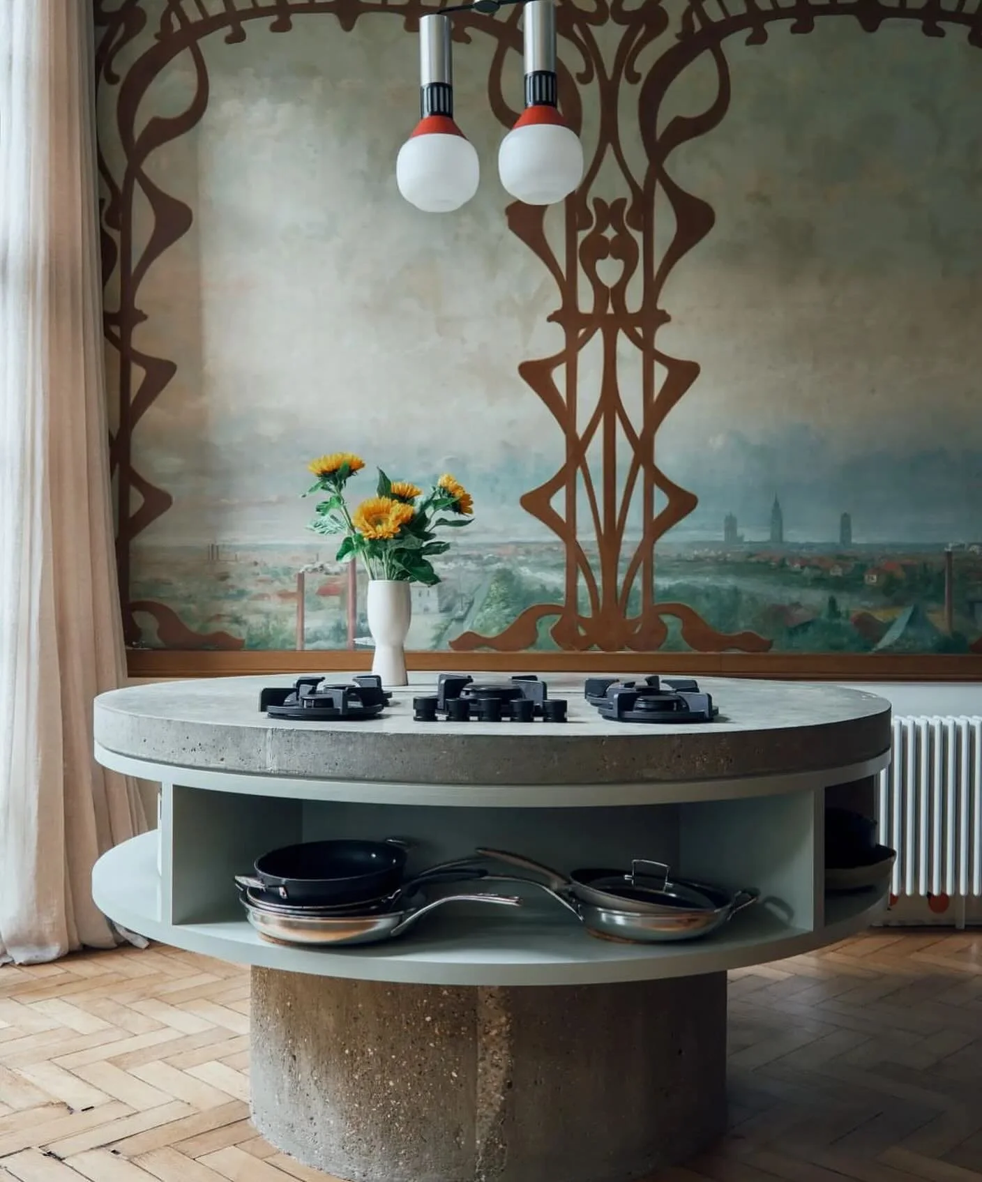 A round cooktop&hellip; I. am. done. 
Such an amazing idea via @studiocontekst