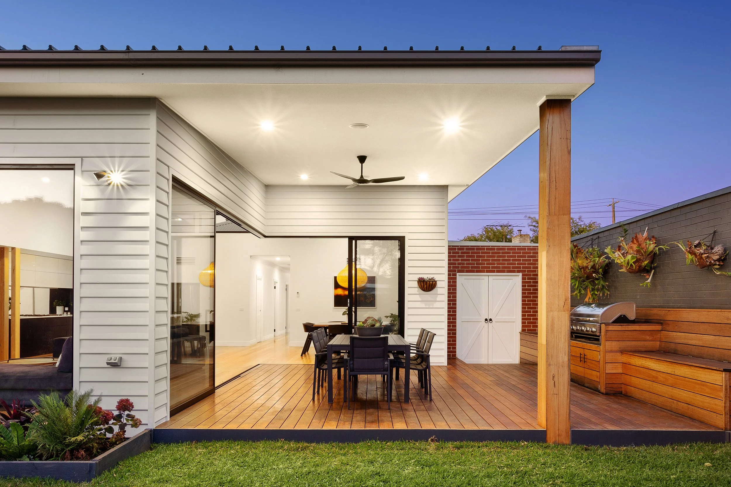 ALFRESCO LIVING DECKING PERGOLA OUTDOOR KITCHEN