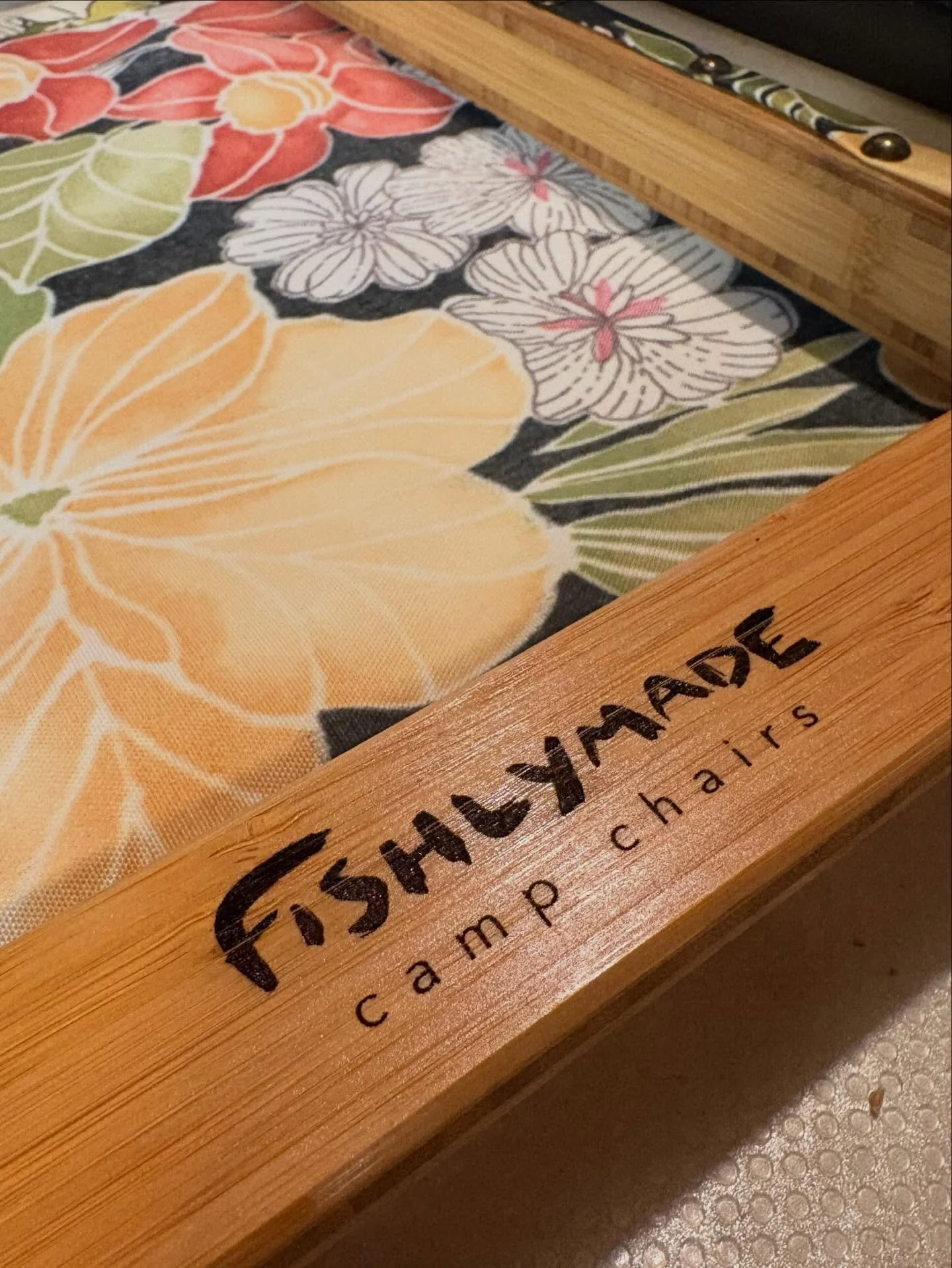 Each chair features our signature laser-engraved logo, but we can take it to the next level. When you place your order, send us a message and we'll work with you to add a personalized touch, like a name, special message, or unique design!

🤖✍️🪄