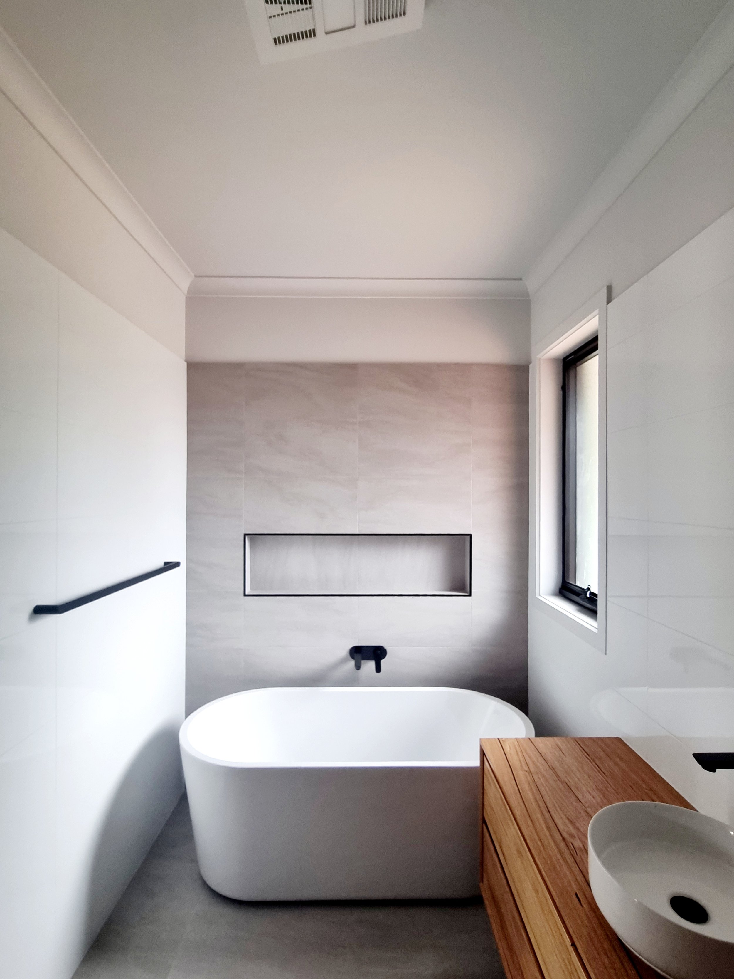 Park St - Internal 2 Bathroom.jpg
