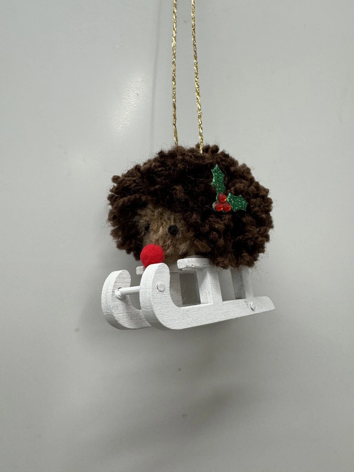 Pompom sleigh dec - brown.jpg