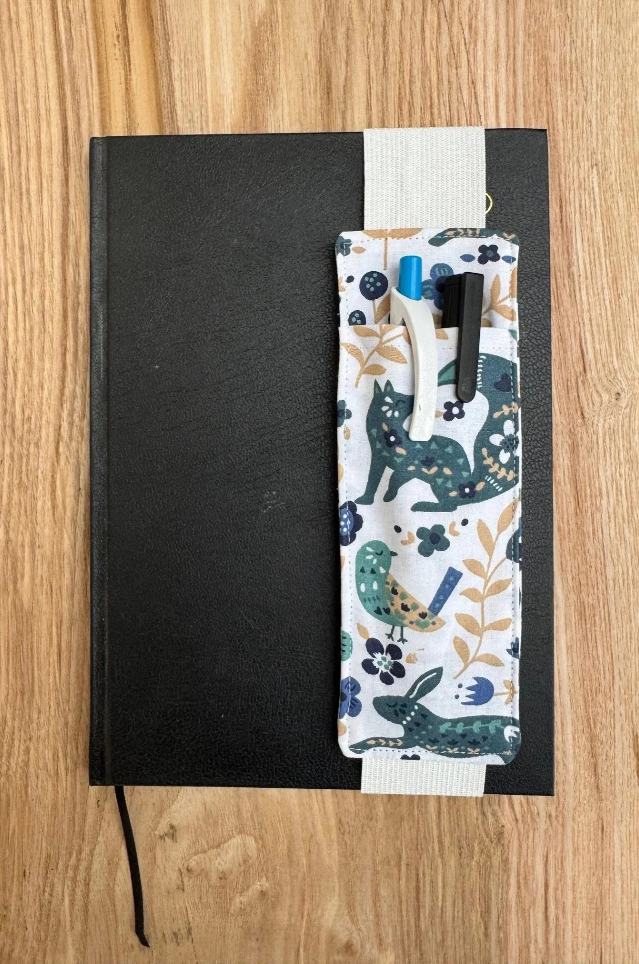 Notebook+pen+holder+1.jpg