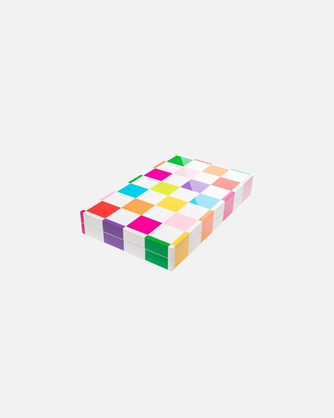 Color the game. ♟️✨
Closed, it&rsquo;s a bold decorative object. Open, it becomes a timeless game of strategy. With its vibrant palette and graphic design, this multicolored chess set blurs the line between play and art, bringing personality to every