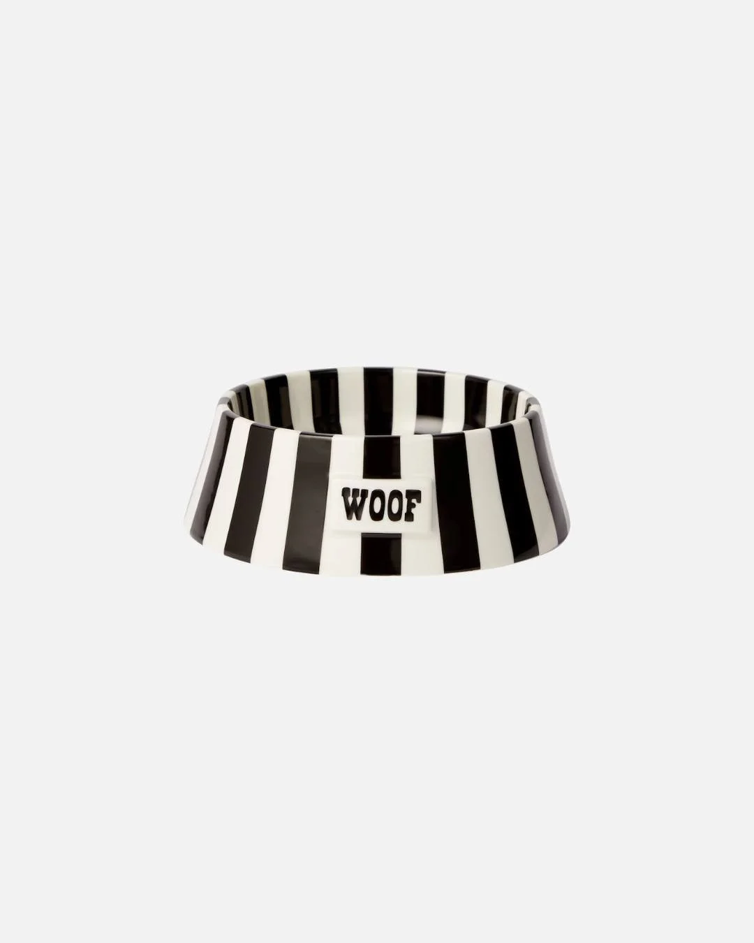 Who&rsquo;s a stylish pup? 🐾✨
With its bold &ldquo;Woof&rdquo; lettering and signature @jonathanadler  charm, this dog bowl brings personality to every mealtime. Graphic, playful, and delightfully irreverent, it turns a daily ritual into a design st