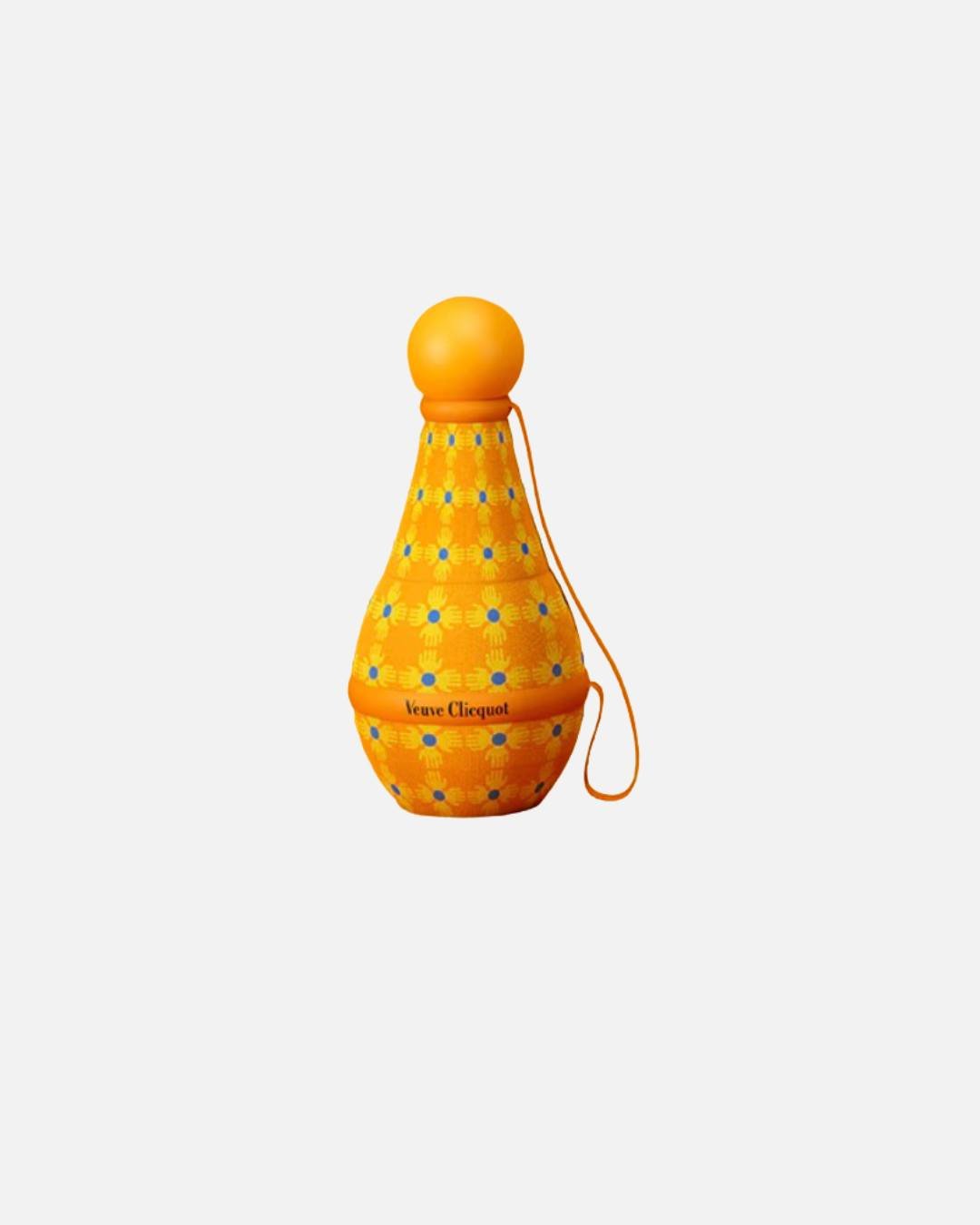 Keep it cool, make it iconic. 🥂✨
@veuveclicquot  transforms the champagne bucket from a practical accessory into a celebration essential with unmistakable personality. Designed to accompany moments of conviviality, it brings a bold touch to the tabl