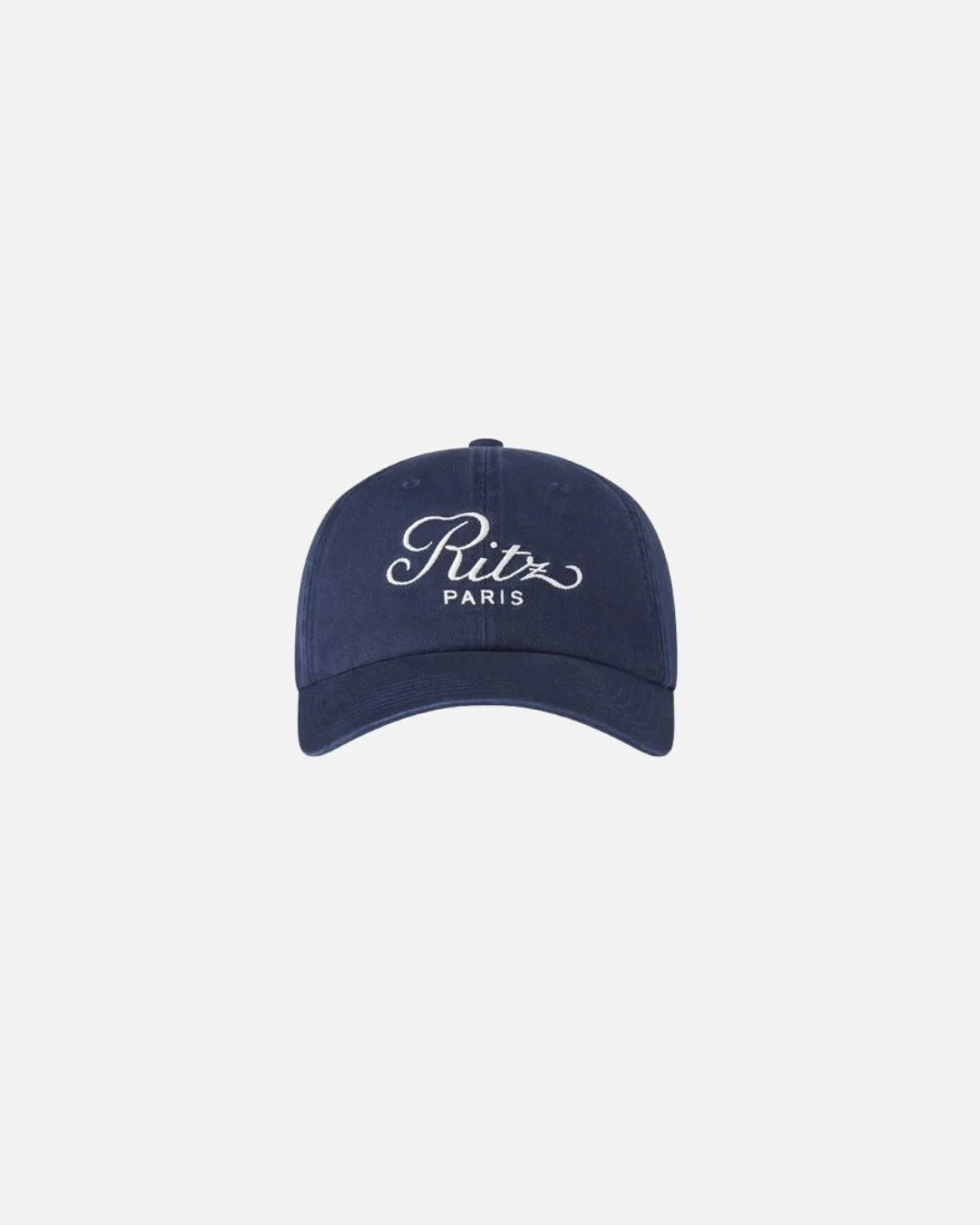 A Parisian icon, off duty. 🧢✨
The @ritzparis  turns the humble baseball cap into a souvenir of Parisian elegance. Casual at heart but carrying the unmistakable aura of one of the world&rsquo;s most iconic hotels, it brings a relaxed touch to the art
