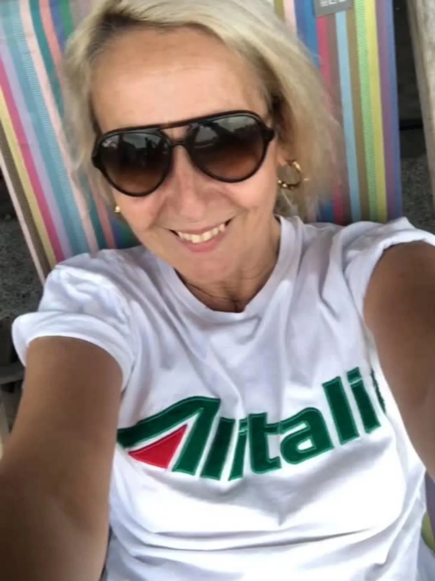 Aujourd'hui j'ai 52 ans...

Plus jeune, vieillir m'ennuyait... 

En grandissant j'ai appris qu'il ne servait &agrave; rien de se battre contre l'in&eacute;luctable... Vieillir est un privil&egrave;ge : cela n'arrive qu'aux vivants..

J'ai 52 ans... J