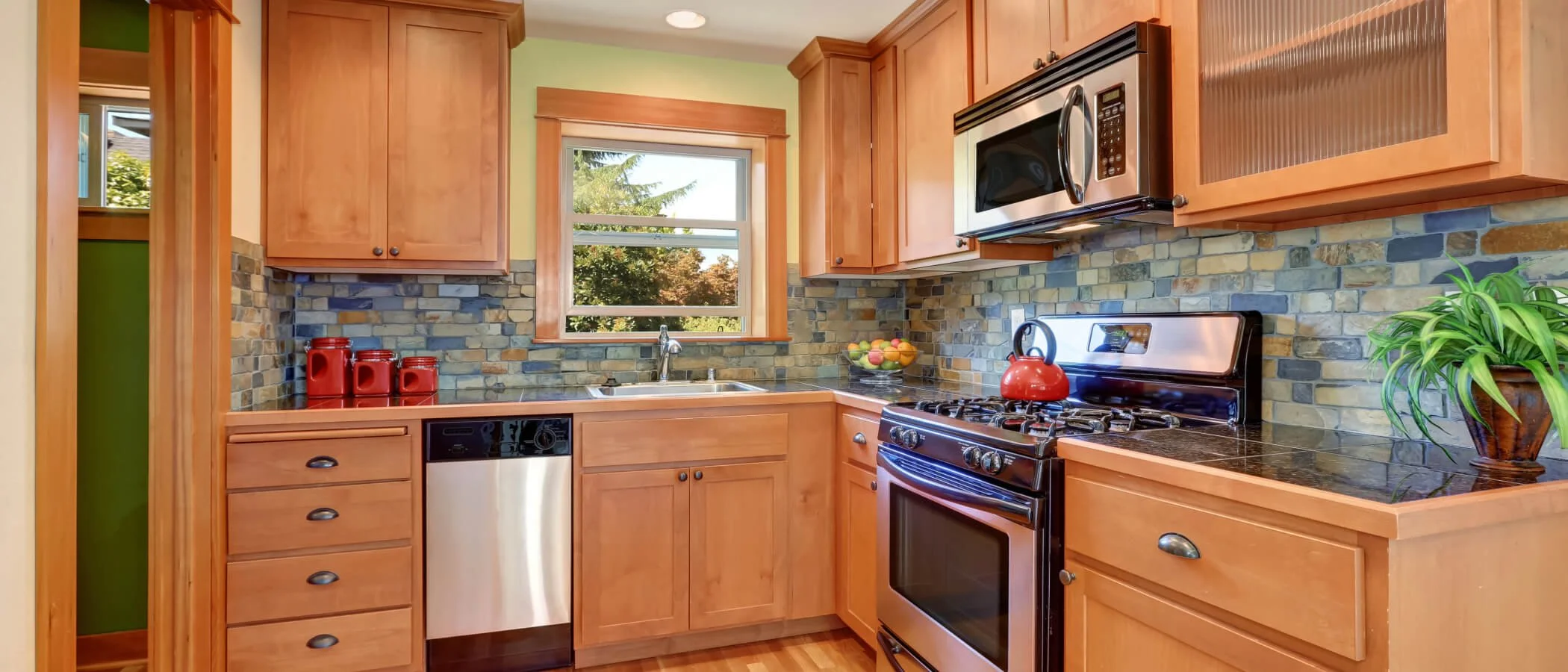 7 Tricks to Make a Small Space Feel Bigger