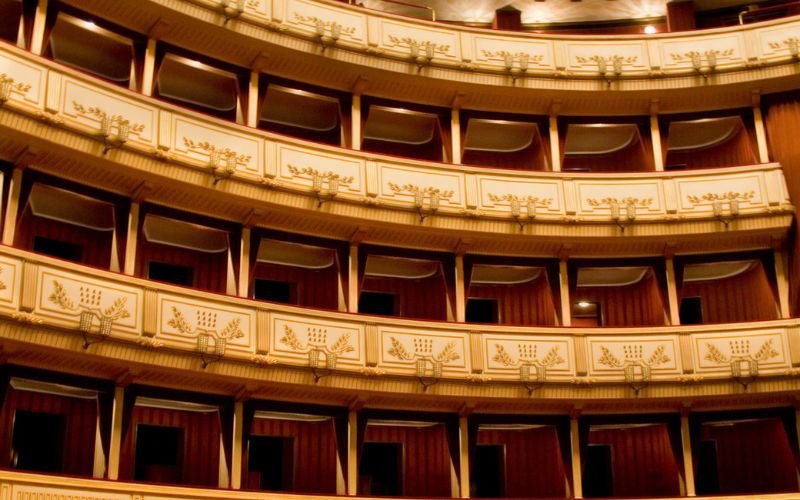 10 famous operas for opera lovers to discover