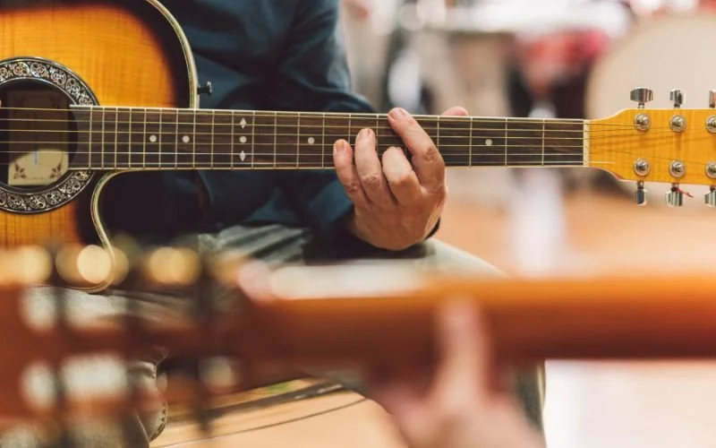 Playing guitar as a duo: 5 tips for tuning your guitars