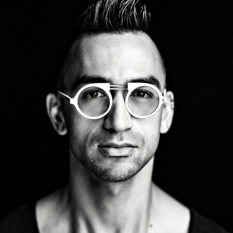 BRIAN GONZALEZ/TAXIPLASM: THE STANDARD PROJECTION