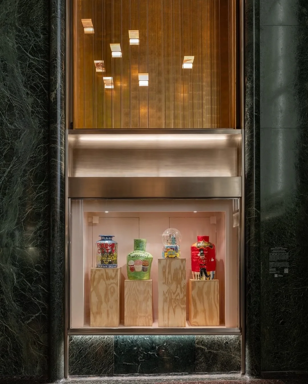 Jake Clark&rsquo;s Art in Focus exhibition has taken over @RockefellerCenter! Clark&rsquo;s ceramic vessels reimagine cultural icons with a fresh twist. Be sure to visit this holiday season! 💚
⠀⠀⠀⠀⠀⠀⠀⠀⠀
Photo by @Daniel_Greer 
⠀⠀⠀⠀⠀⠀⠀⠀⠀
#ArtProducti