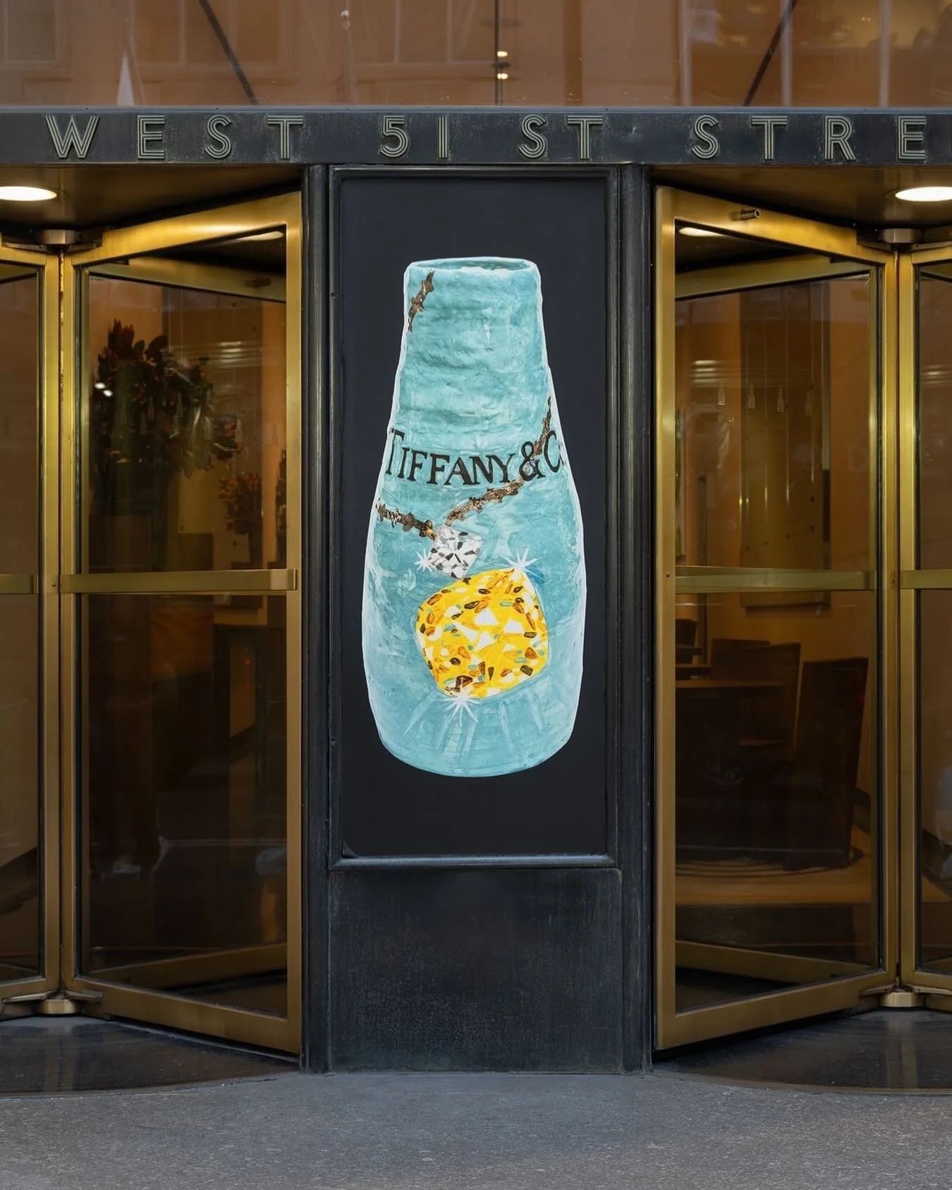 Known for his bold ceramic sculptures, Jake Clark brings his signature style to @RockefellerCenter for his Art in Focus exhibition! Don&rsquo;t miss this stunning piece inspired by Tiffany &amp; Co. at the Channel Gardens, now on view at 50 Rockefell