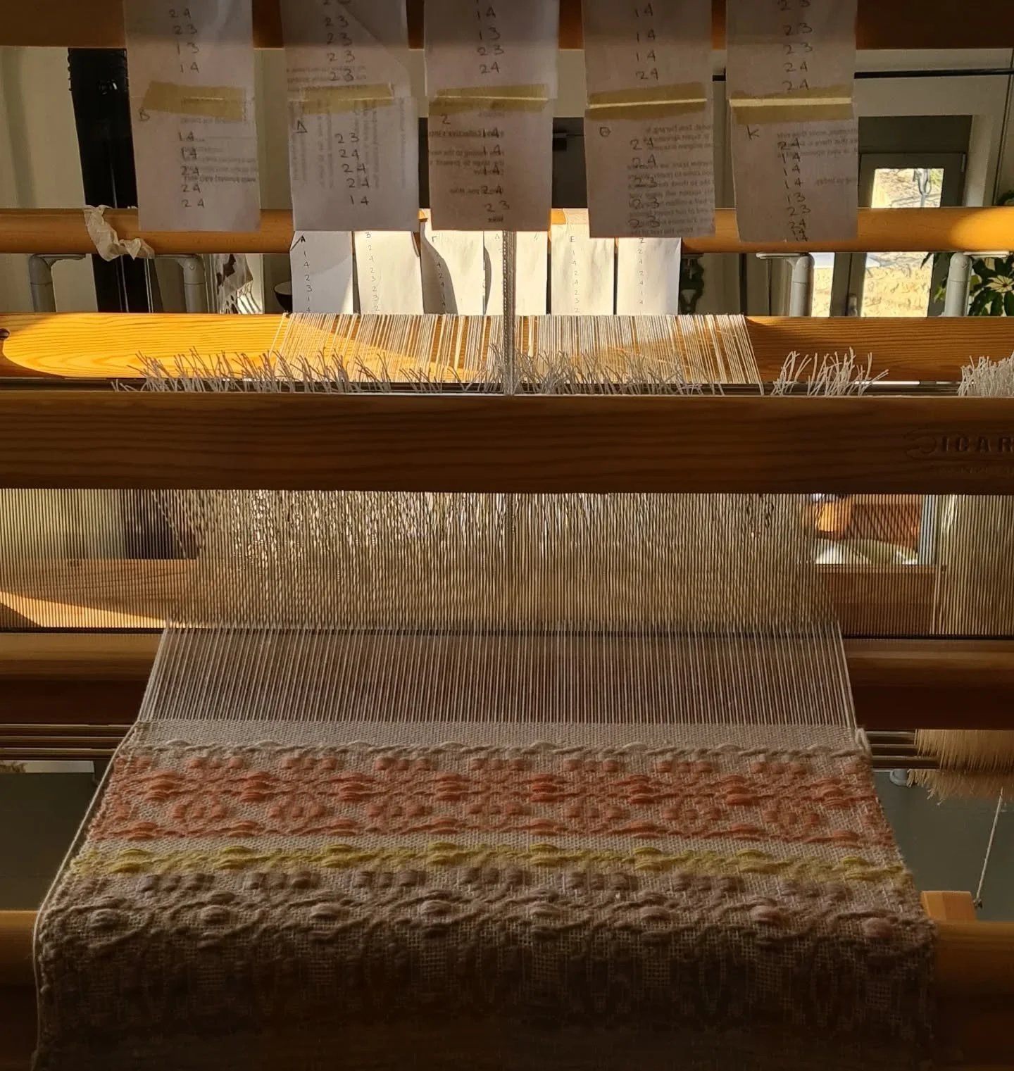 Old warping patterns finding their way on new looms. Cotton and naturally dyed wool with madder root, pomegranate and avocado
*
*
*
*
*
*
*
*
*
*
*
#weaversofinstagram #slowdesign #slowtextiles #slowcraft #exhibition #handwoven #crete #sitia #handmad
