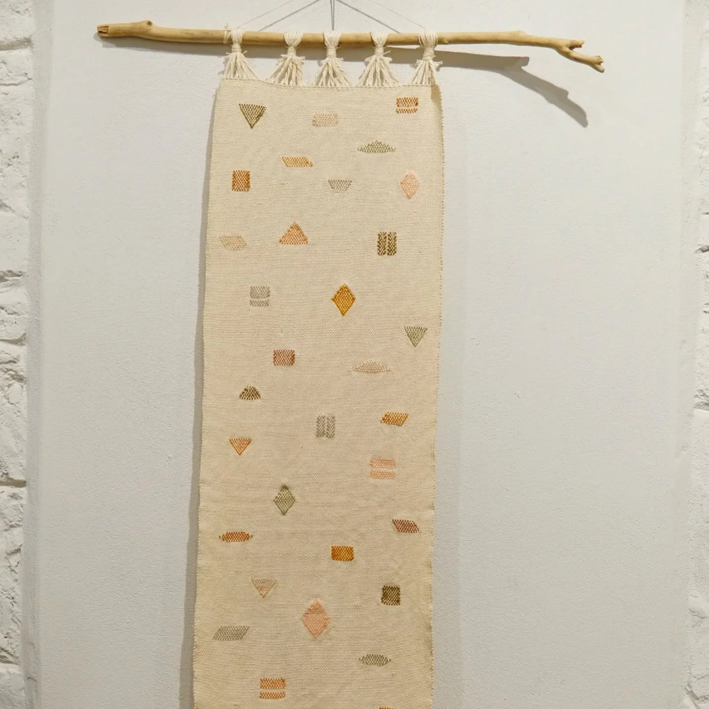 EMMANOUELA on display at @stegivk

Cotton and wool naturally dyed with walnutes, avocado, onion skins, prune tree, loquat tree leaves and vine leaves

A nod to the geometrical designs found in Cretan weaving but laid out in a non geometrical yet cohe