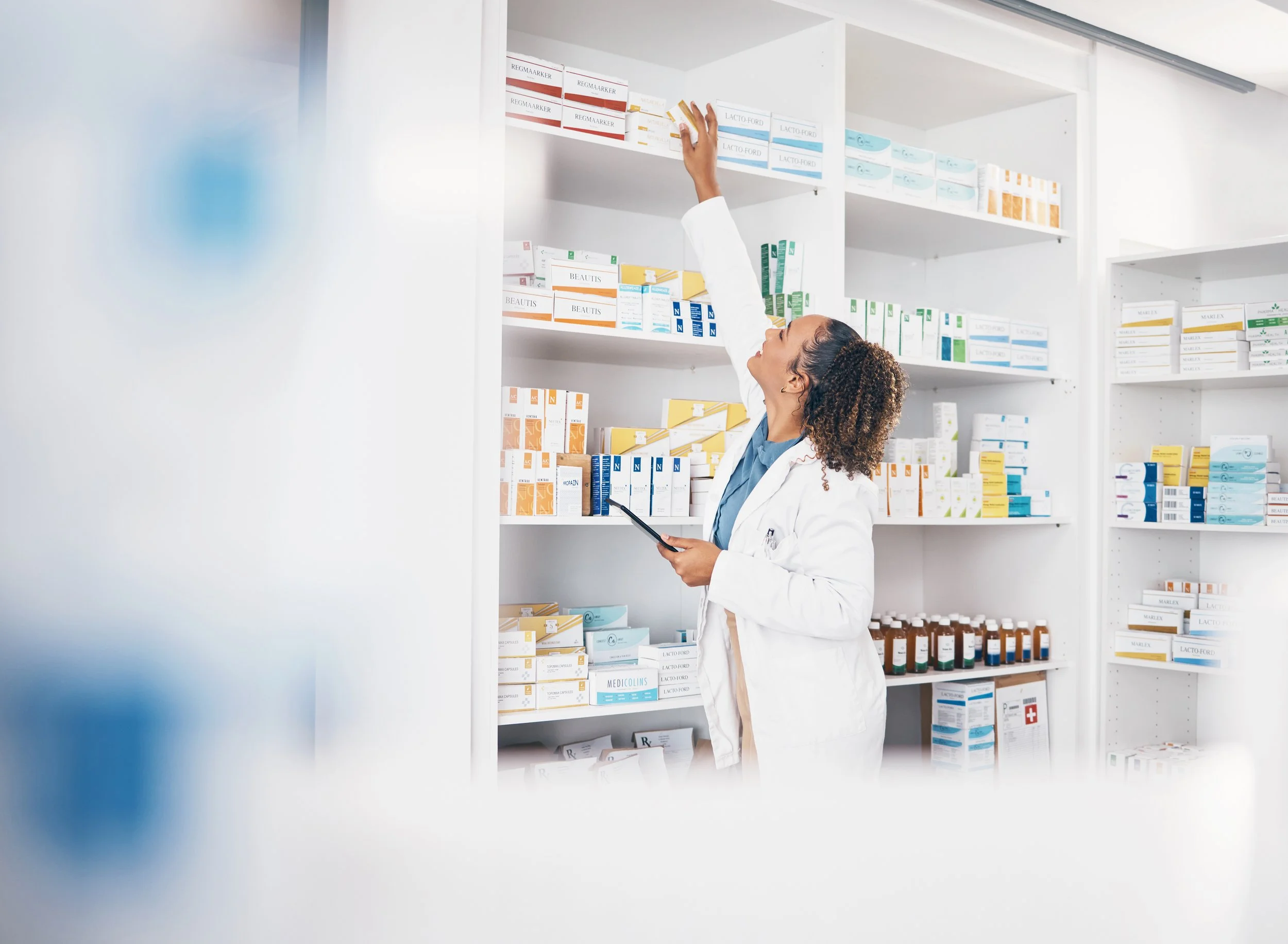Empowering Private Pharmacies with Intelligent Systems