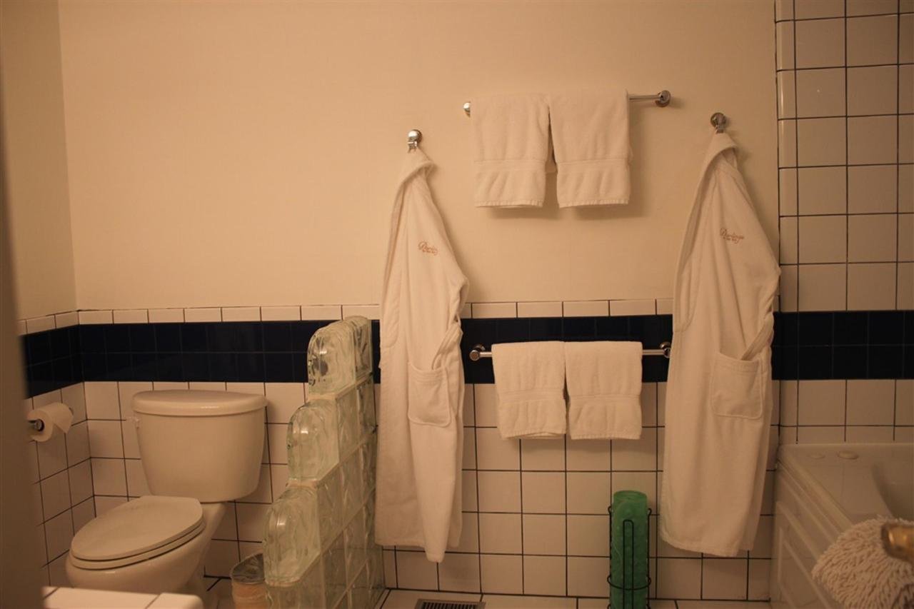 DBTS Bathroom.jpg