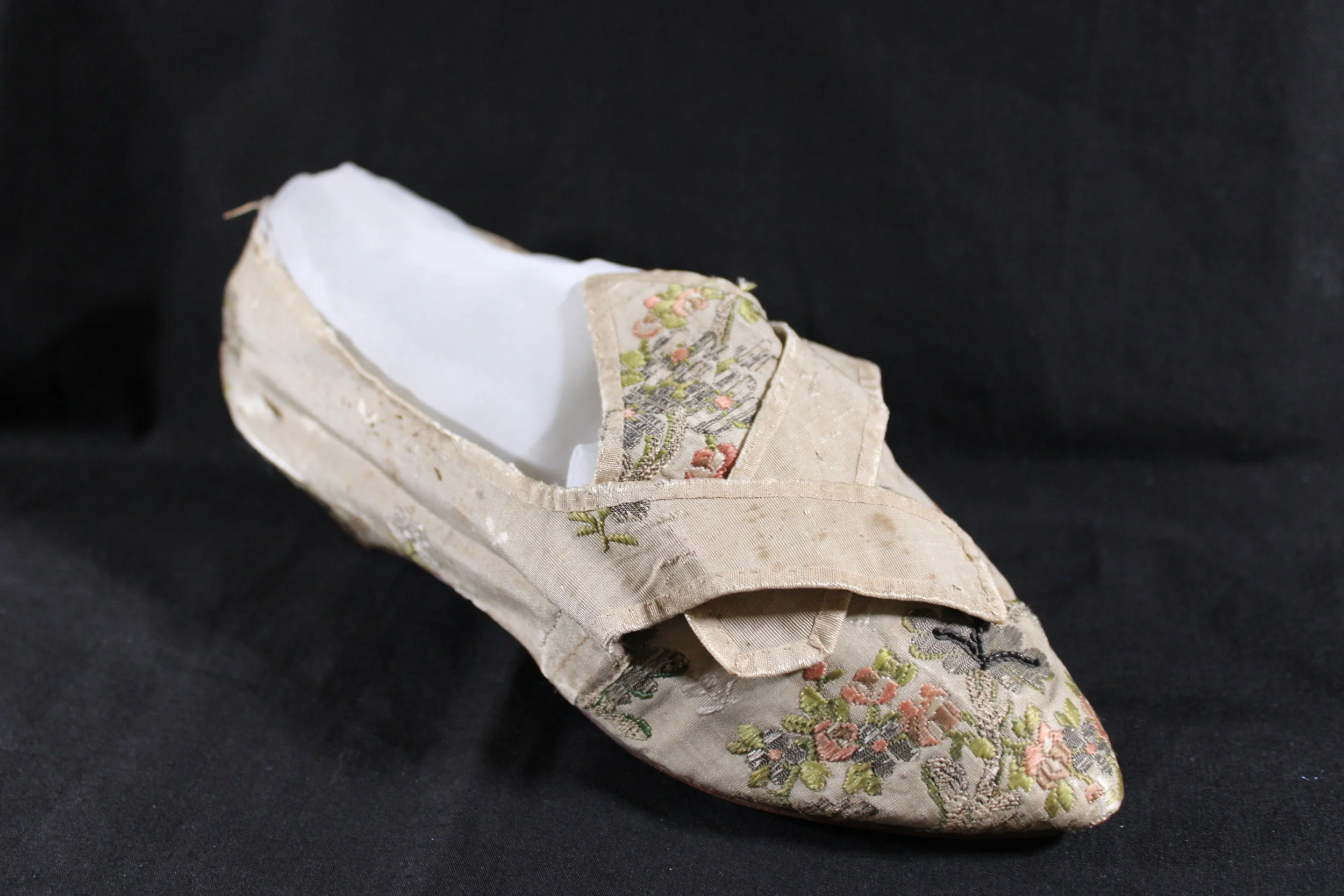 The Politicization of Shoes: Purchasing Patriotism During the Revolutionary Era, 1760s–1770s