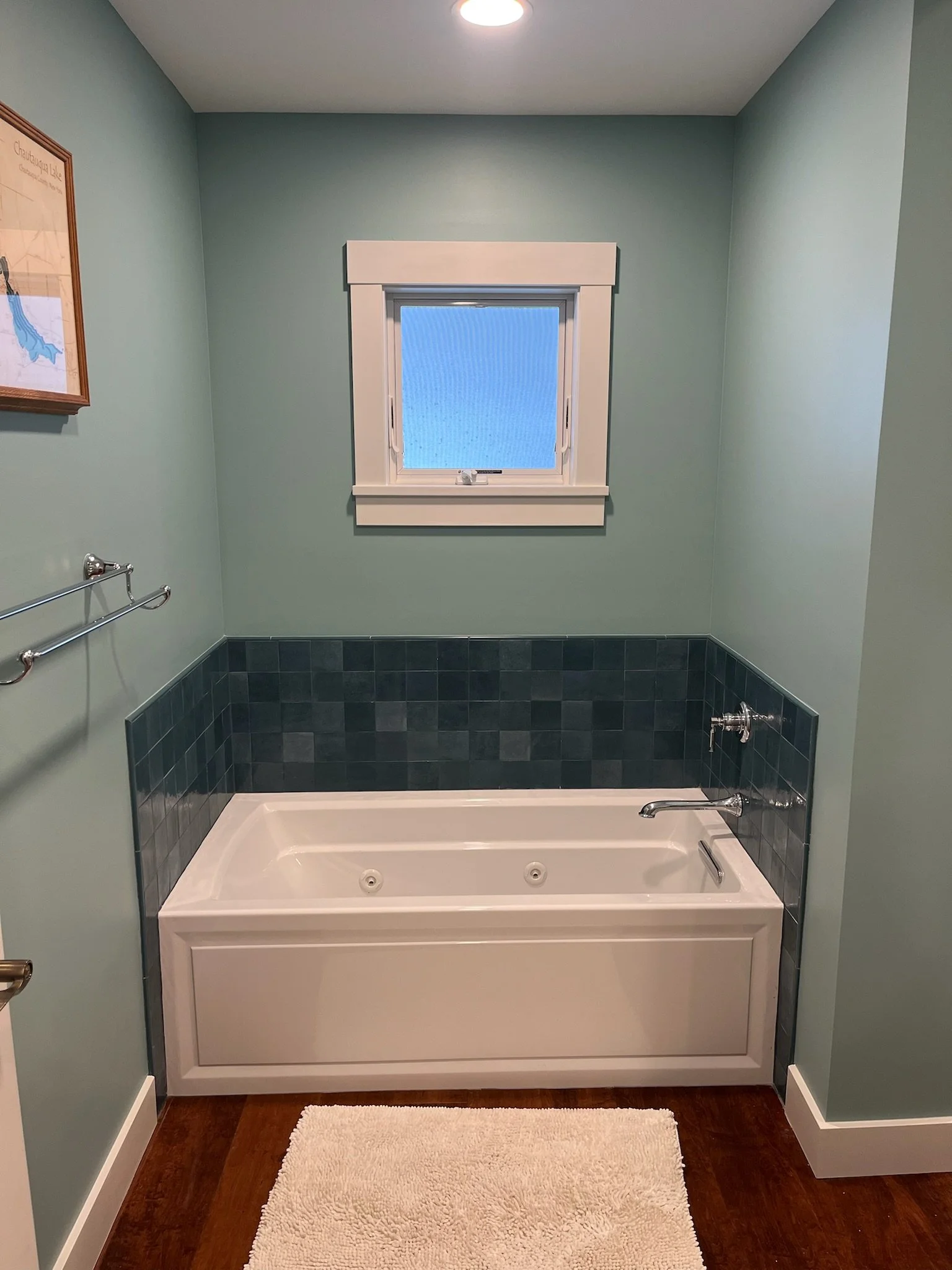 MB24_Lakecrest_Bathroom_02.jpeg