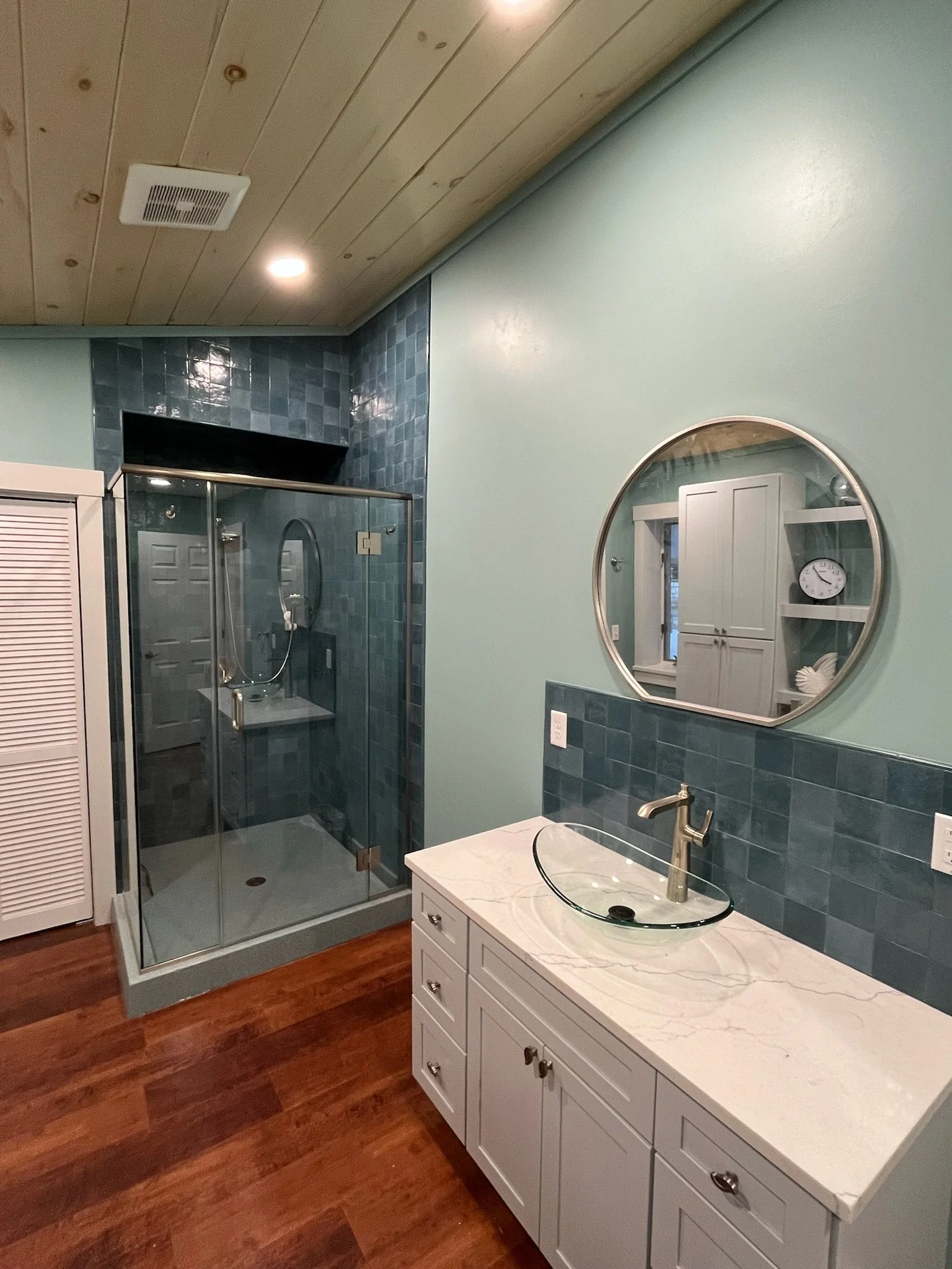 MB24_Lakecrest_Bathroom_01.jpeg