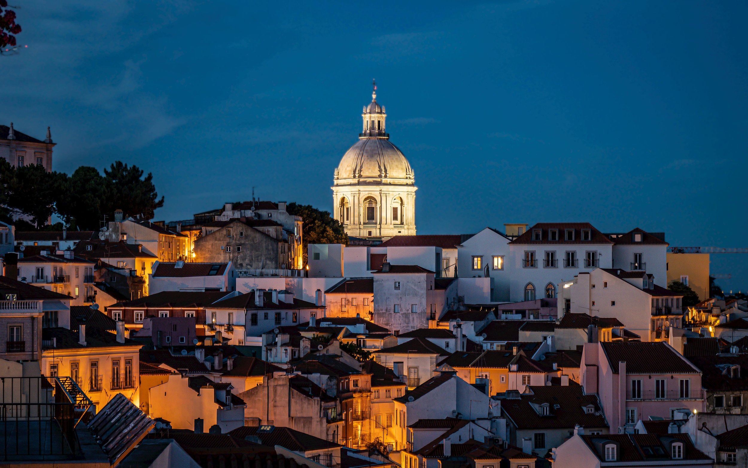 A Portuguese love story: an unforgettable romantic getaway itinerary from Lisbon to the coast