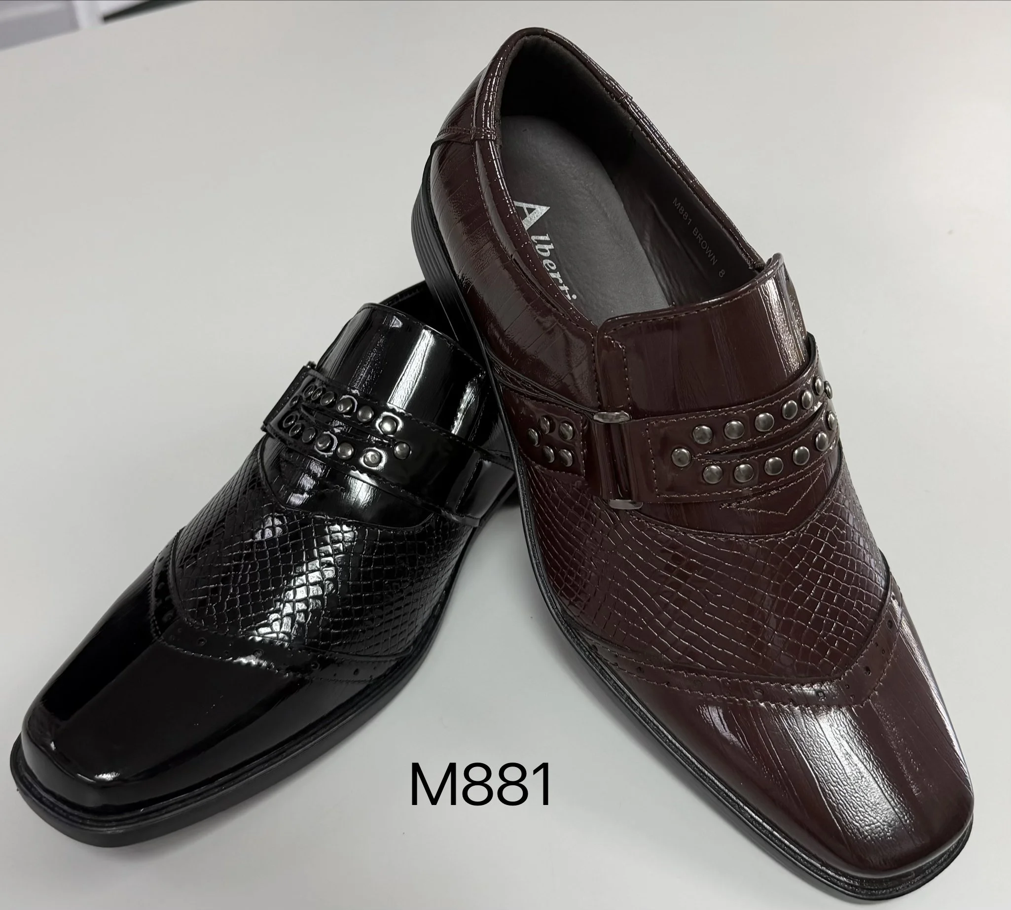 M881
