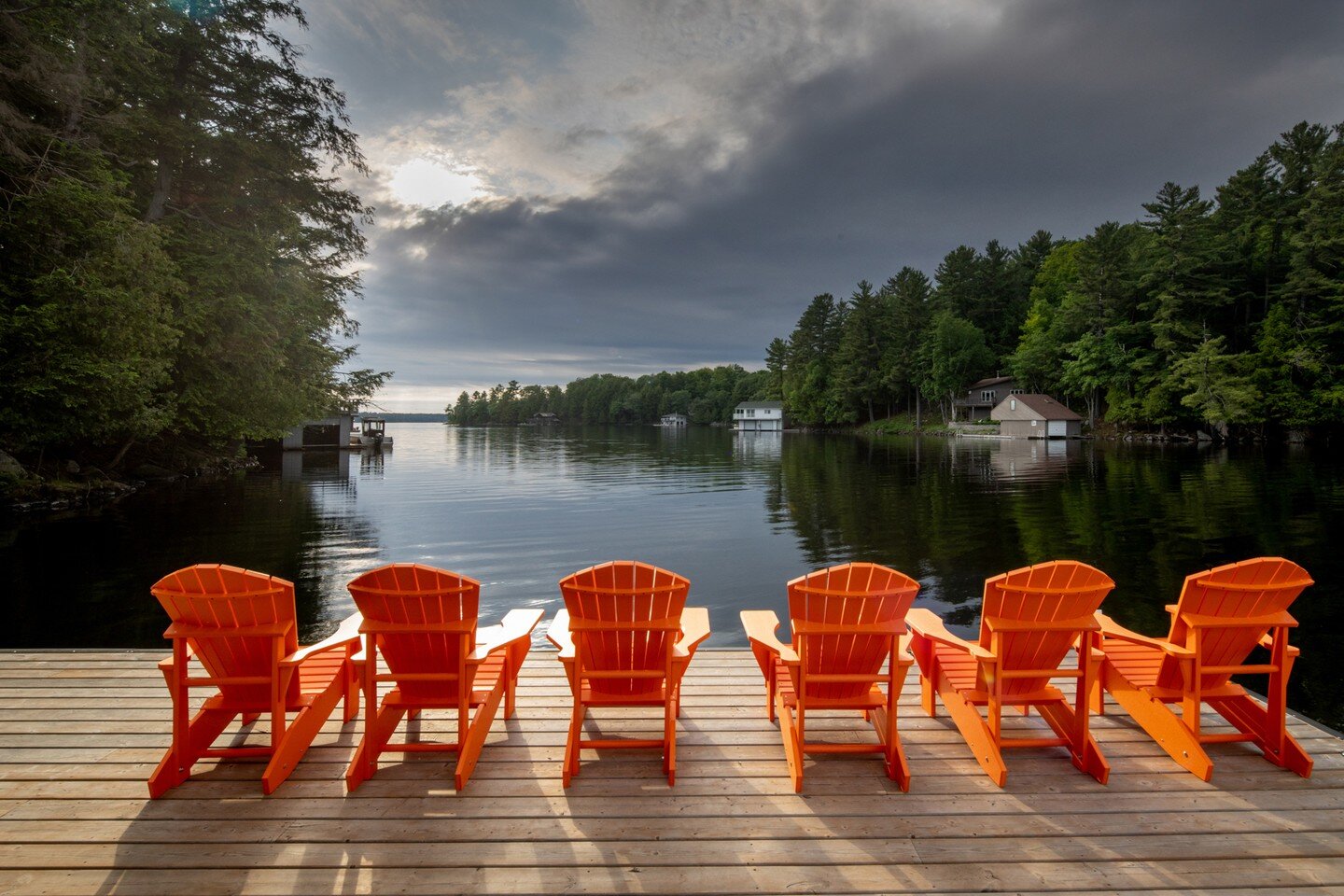 Outdoor living meets indoors at this incredible boathouse in Muskoka.