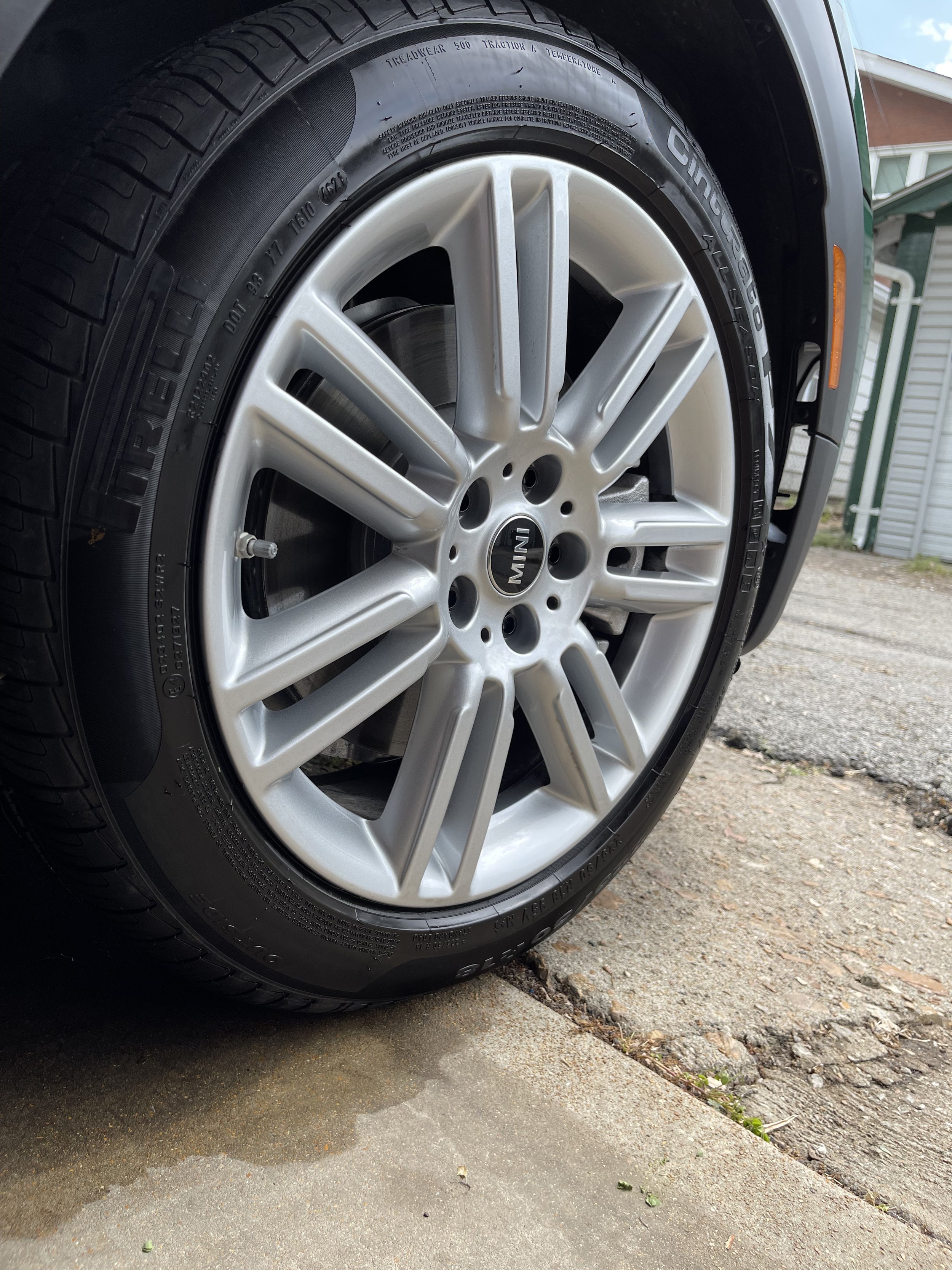 A clean wheel, no more brake dust