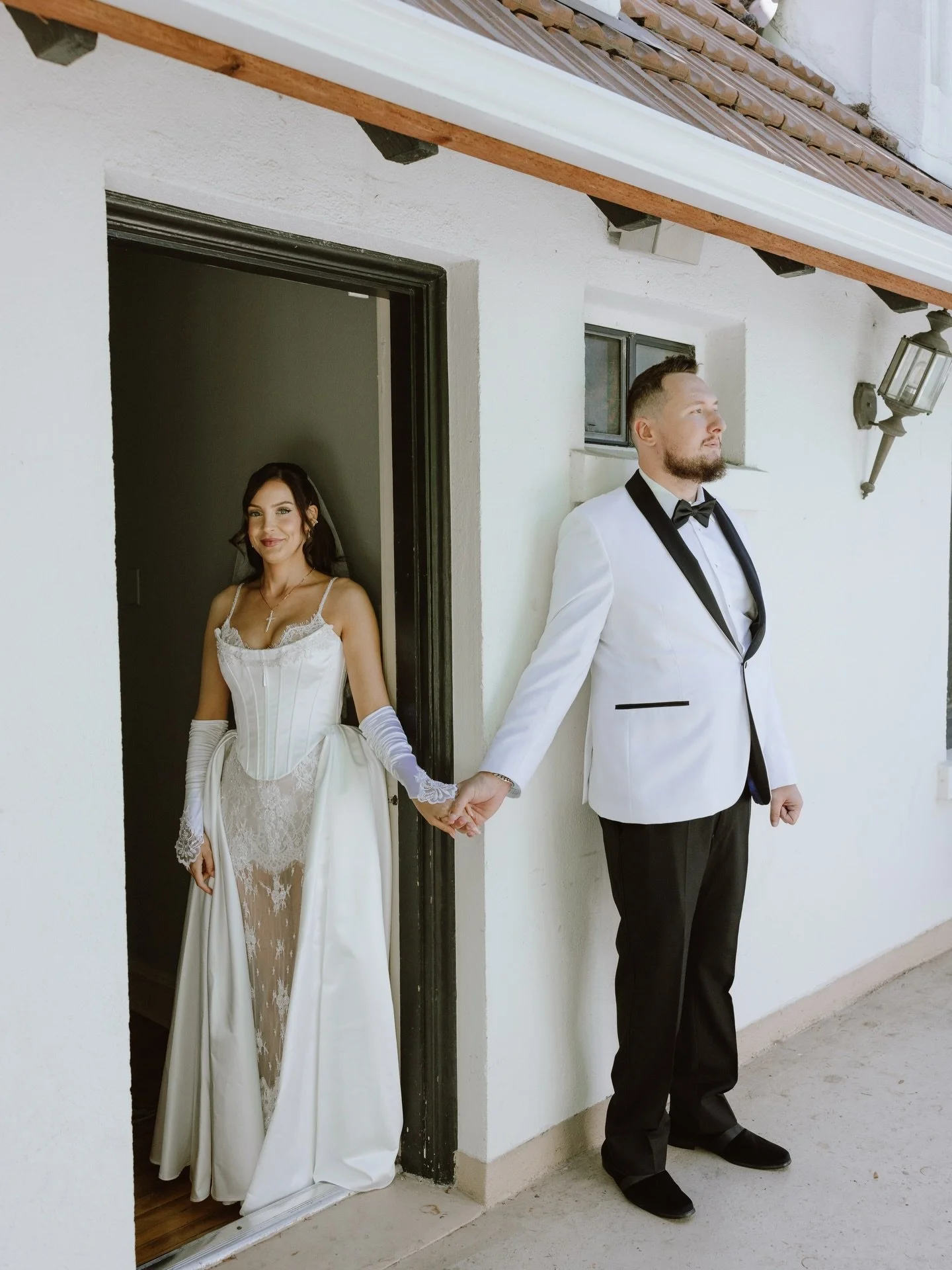 the first touch ✨ one of our favorite pre-ceremony moments

V + G | 10.11.2025 💍

#weddingday #weddinginspiration #weddingplanner #weddinginspo #weddingdress