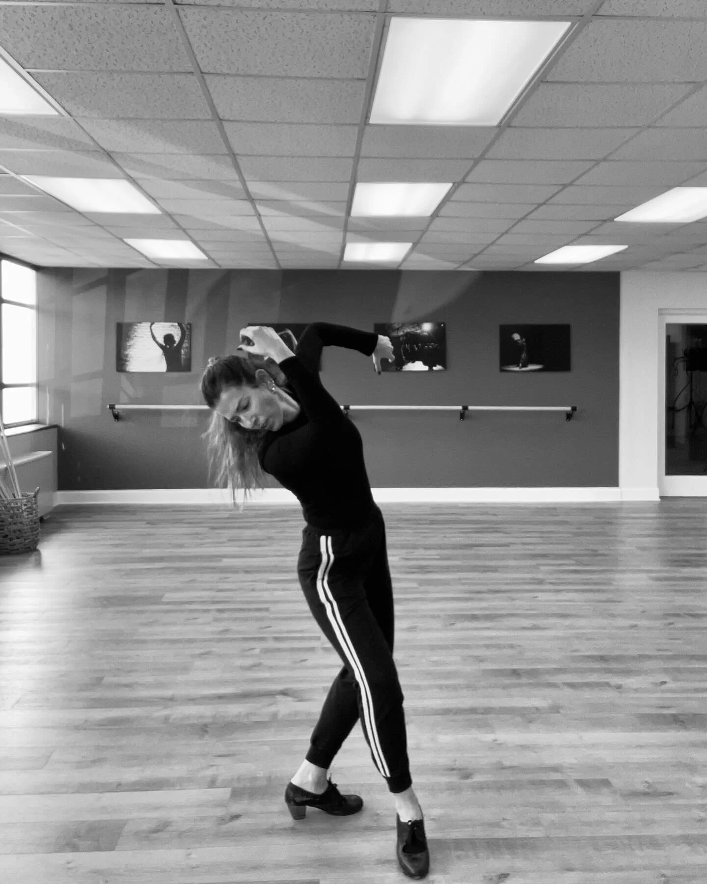 Alma Dance Studio is officially on Winter Break.
All classes resume January 3.
Wishing everyone a peaceful, lovely holiday, and a Happy New Year. 
Much love 
💃🏻❤️
#winter #2023 #newyear #happyholidays #love #shalom #ole #almadancestudio