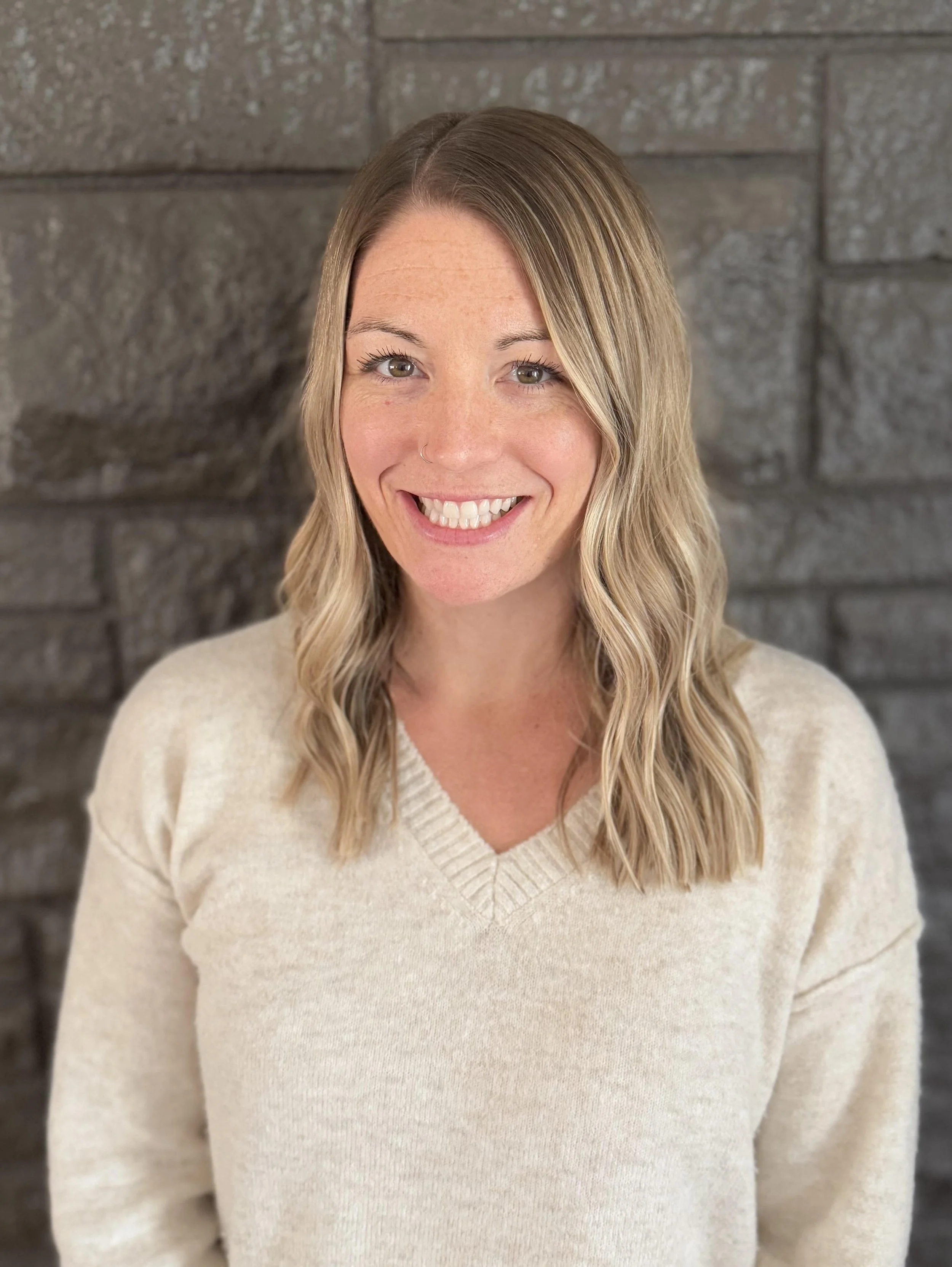 Welcoming Samantha Applebaum, LSCSW, to Flourish Wellness Collective!